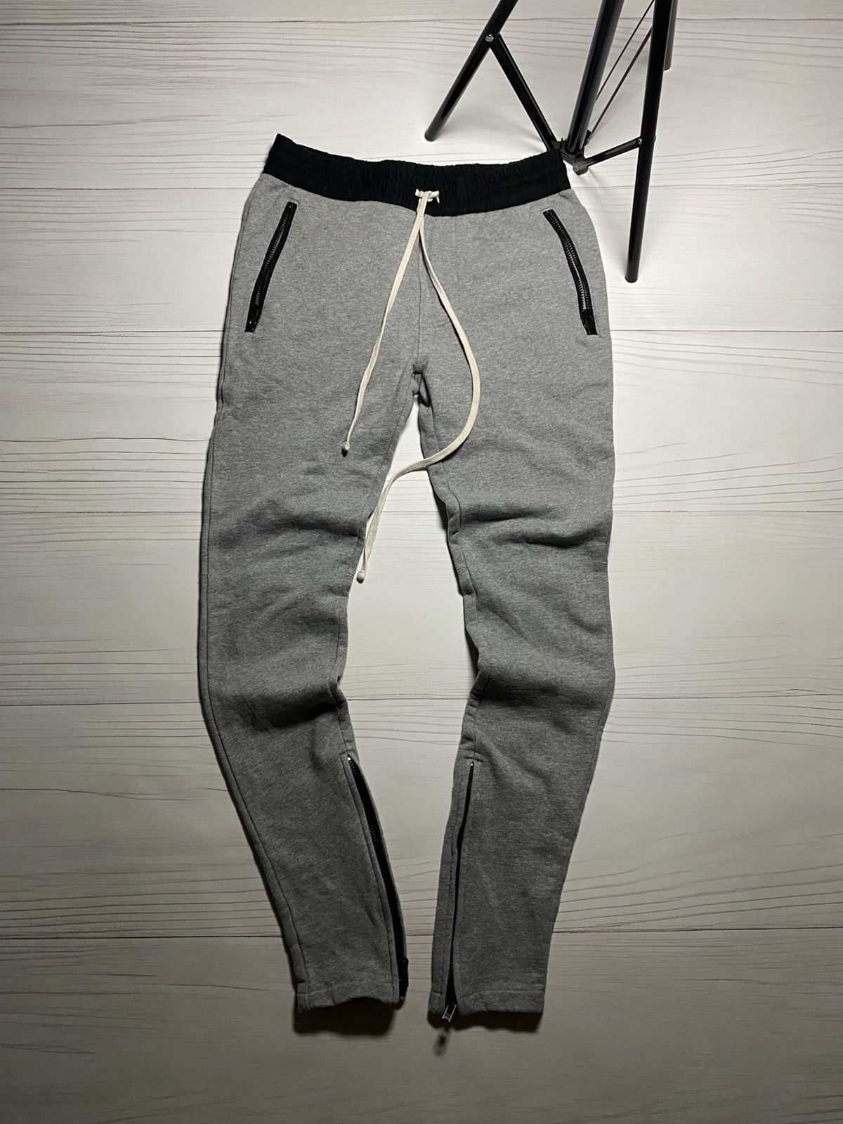 Essentials × FOG × Fear of God Essential Fear Of God FOG ankle zip sweatpants Size US 30 / EU 46 - 1 Thumbnail