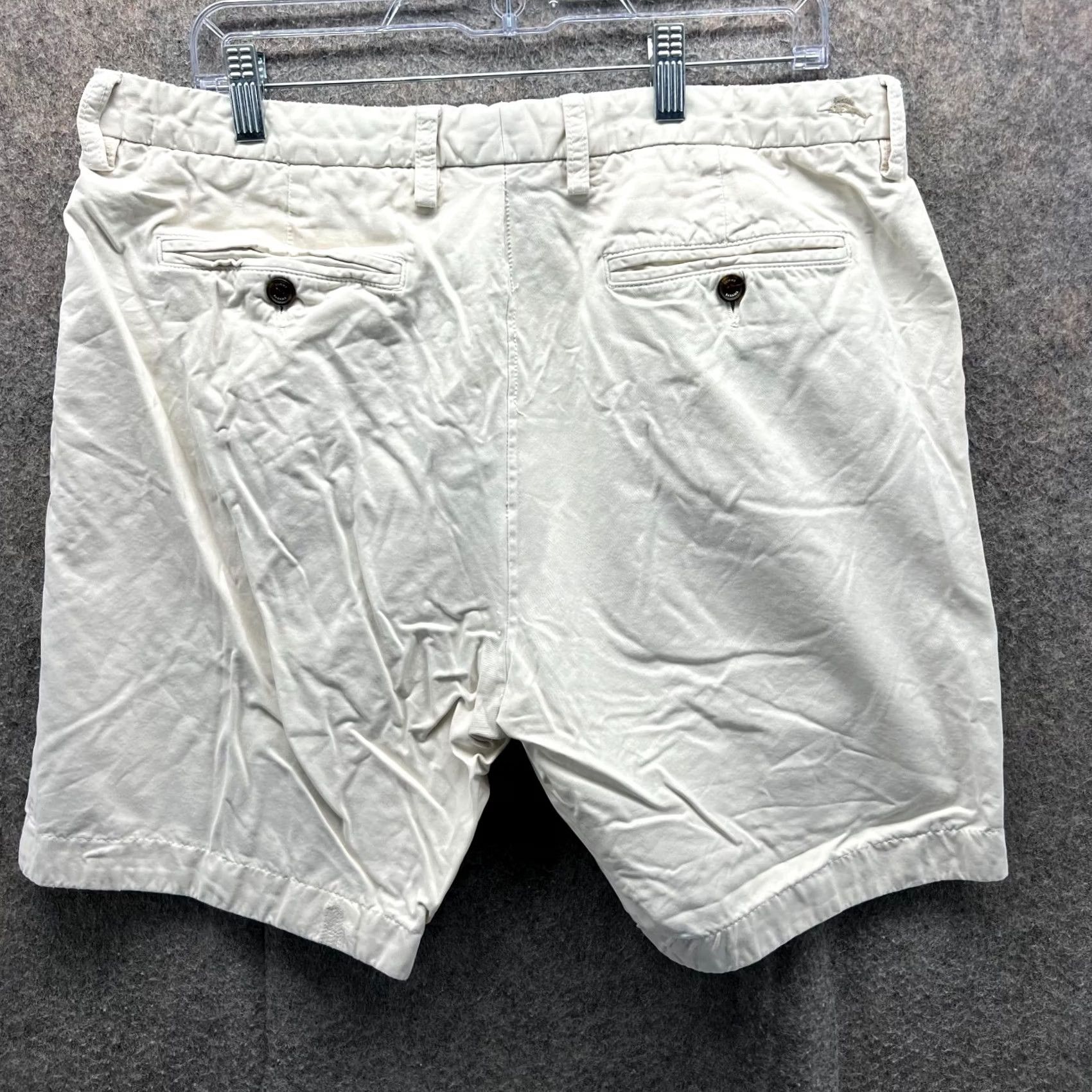 Tommy Bahama Tommy Bahama Shorts Mens 35 Beige Chino Flat Front Khaki Tan Pima Cotton Canvas Casual Travel Vintage No (adjusted below) Size US 35 - 2 Thumbnail