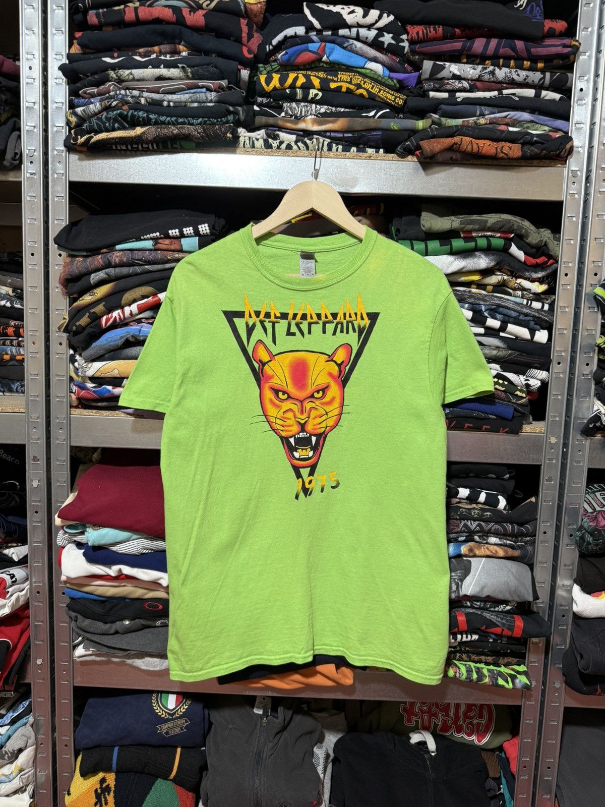 Band Tees × Def Leppard × Vintage Vintage Def Leppard 1975 Tiger Lgo Retro T-Shirt Y2K Hype Size US M / EU 48-50 / 2 - 1 Thumbnail
