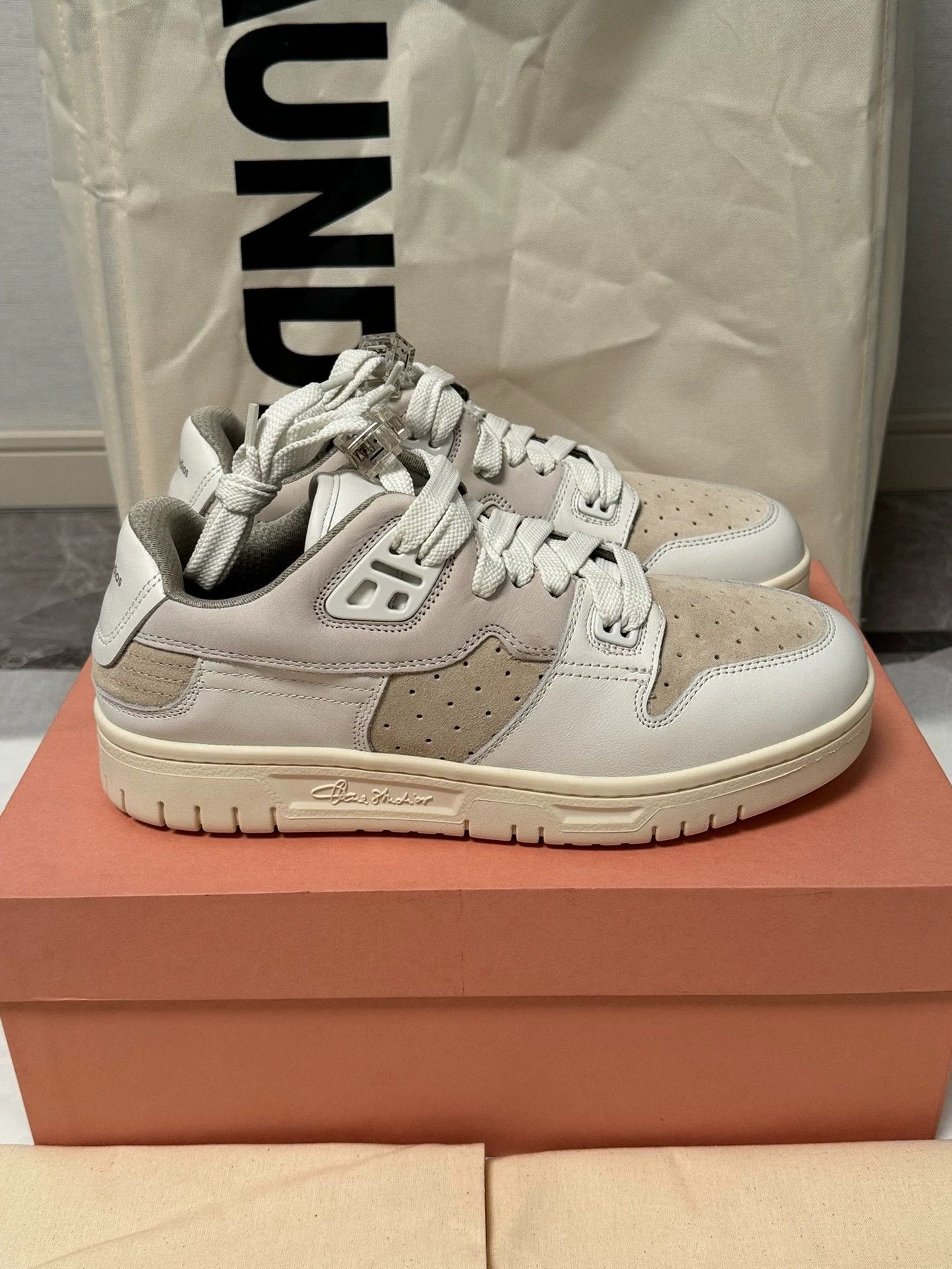 Acne Studios Acne Studios Off-White Low-Top Sneaker 39 Size US 8.5 / IT 38.5 - 3 Thumbnail