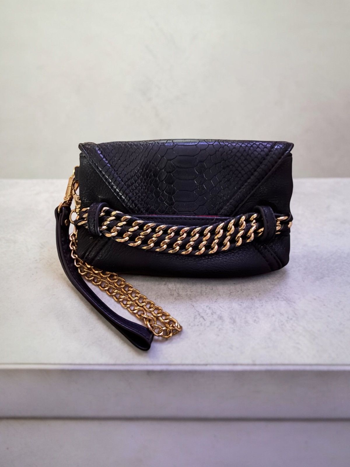 Other Vintage Cache black snakeskin chain detail cutch/wristlet Size ONE SIZE - 1 Thumbnail