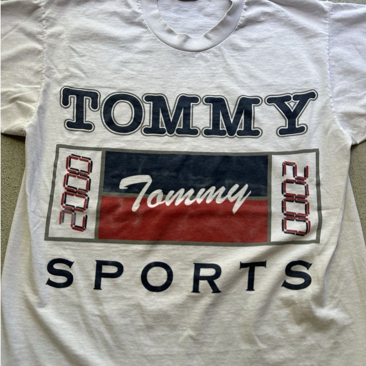 Fruit Of The Loom × Tommy Hilfiger × Vintage vintage tommy sports t-shirt mens size Large L 2000 y2k 00s Size US L / EU 52-54 / 3 - 2 Thumbnail
