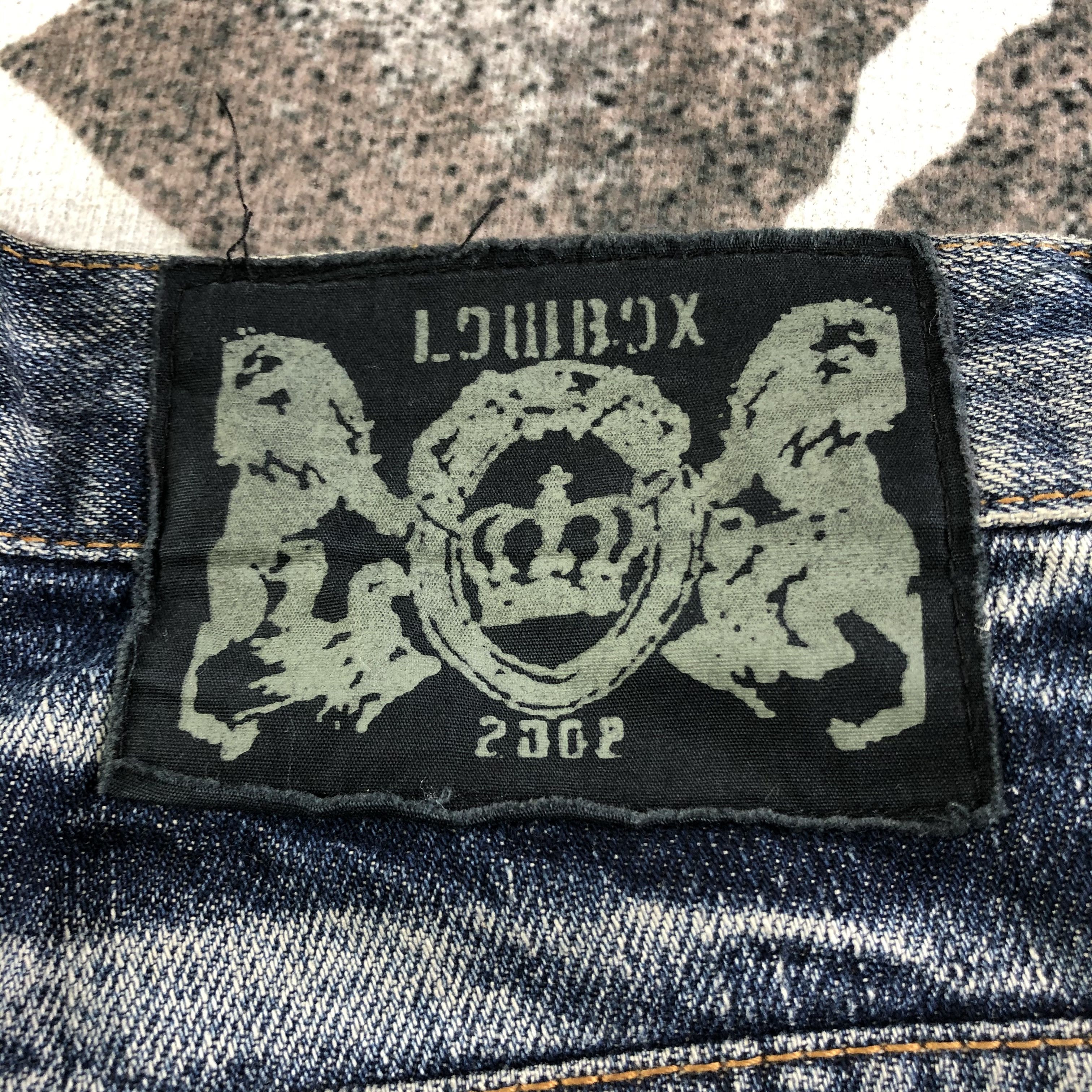 Japanese Brand Lowbox Flared Jeans Distressed Denim KJ1958 Size US 30 / EU 46 - 5 Thumbnail