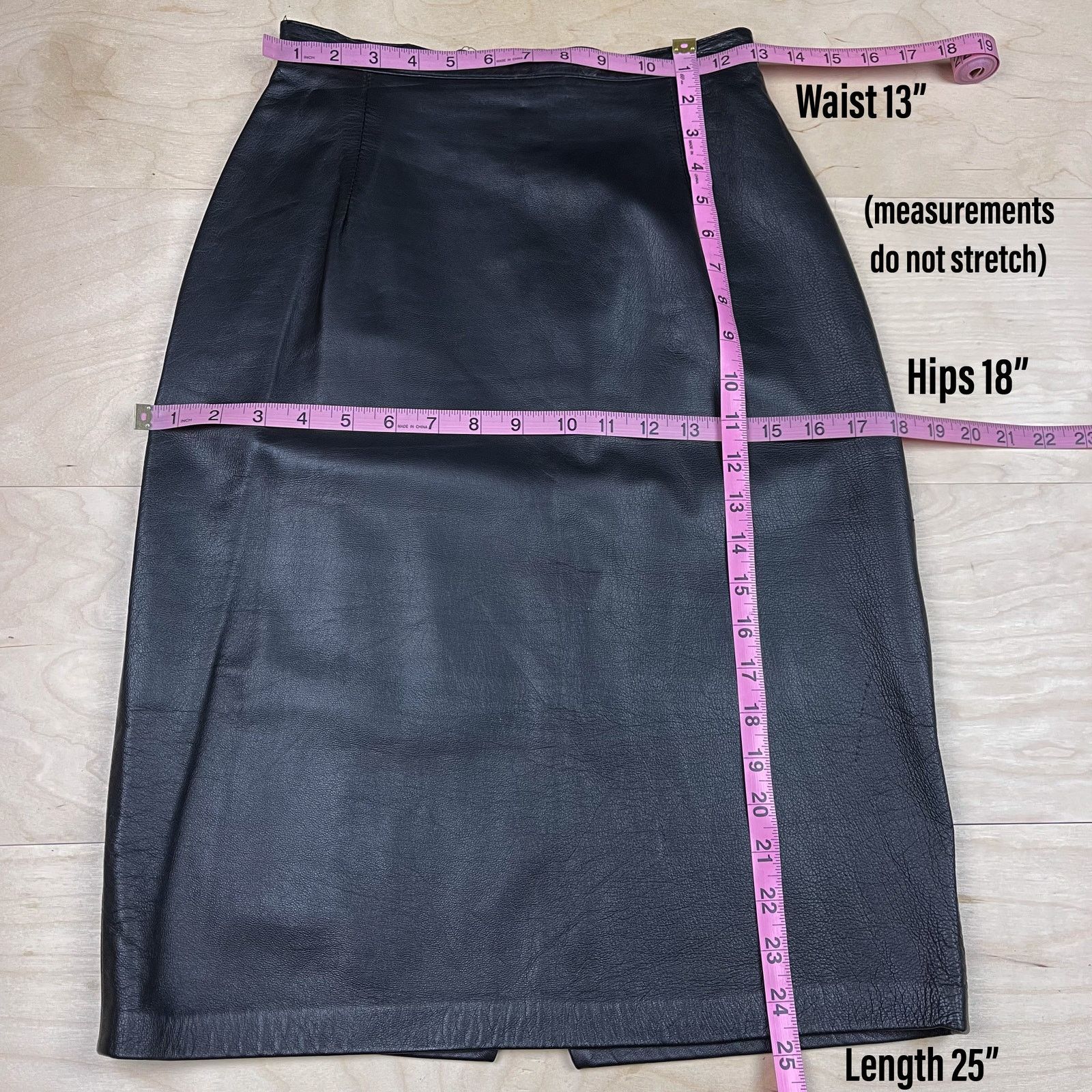 Vintage Vintage 1980s Black Leather Pencil Mini Skirt Size 26" / US 2 / IT 38 - 5 Thumbnail