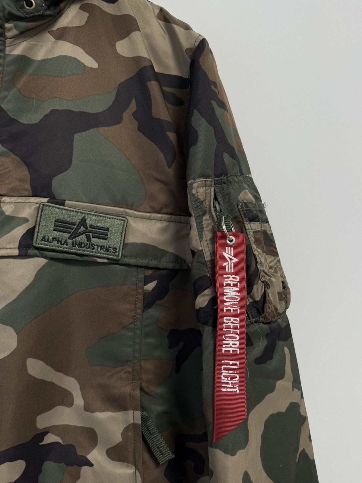 Alpha Industries ALPHA INDUSTRIES Hpo Anorak Camo pour Hommes Blousons Size US L / EU 52-54 / 3 - 6 Thumbnail