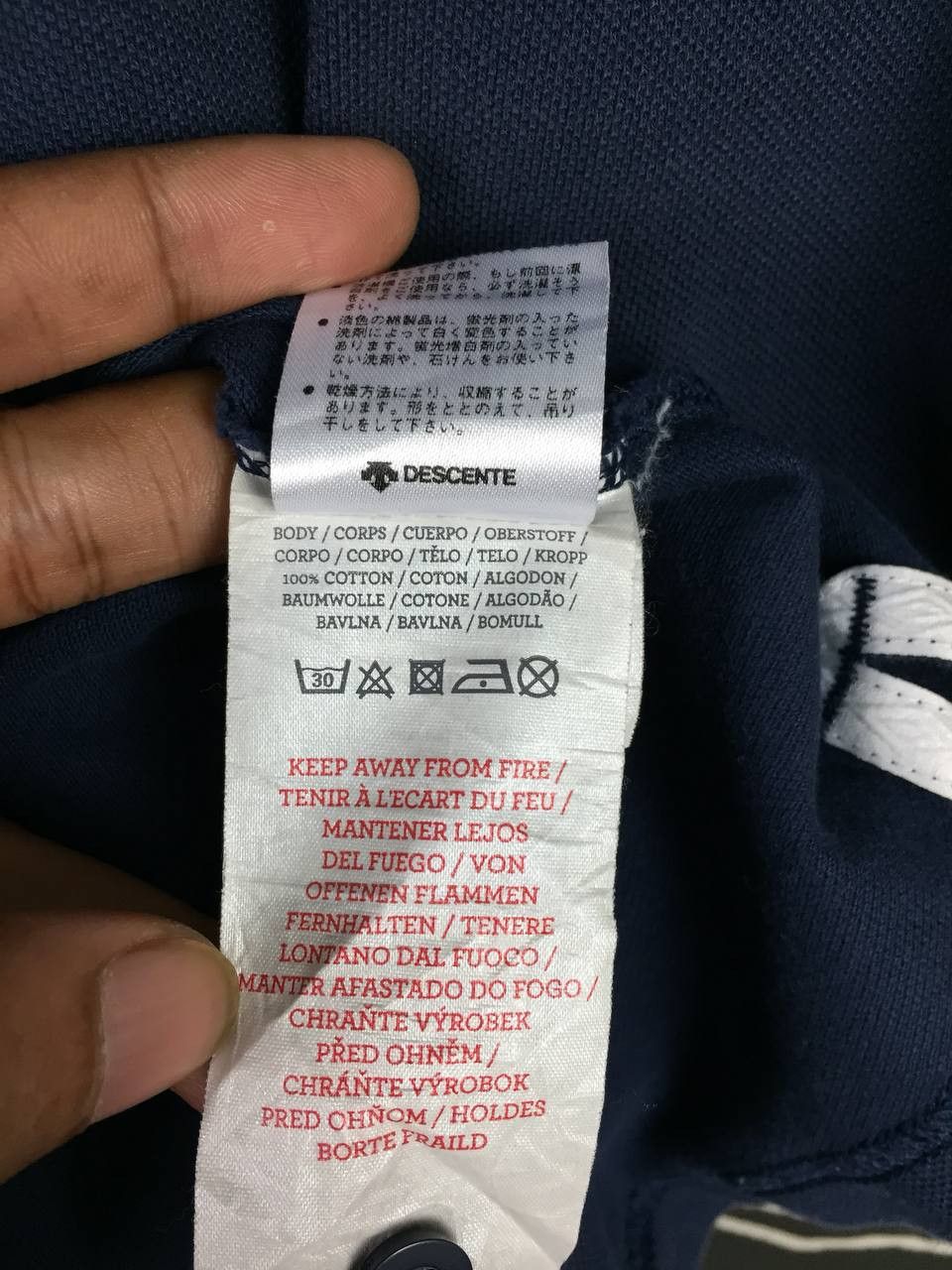 Umbro Vtg Umbro New York Cosmos Official Product Soccer Polo Shirt Size US L / EU 52-54 / 3 - 9 Thumbnail