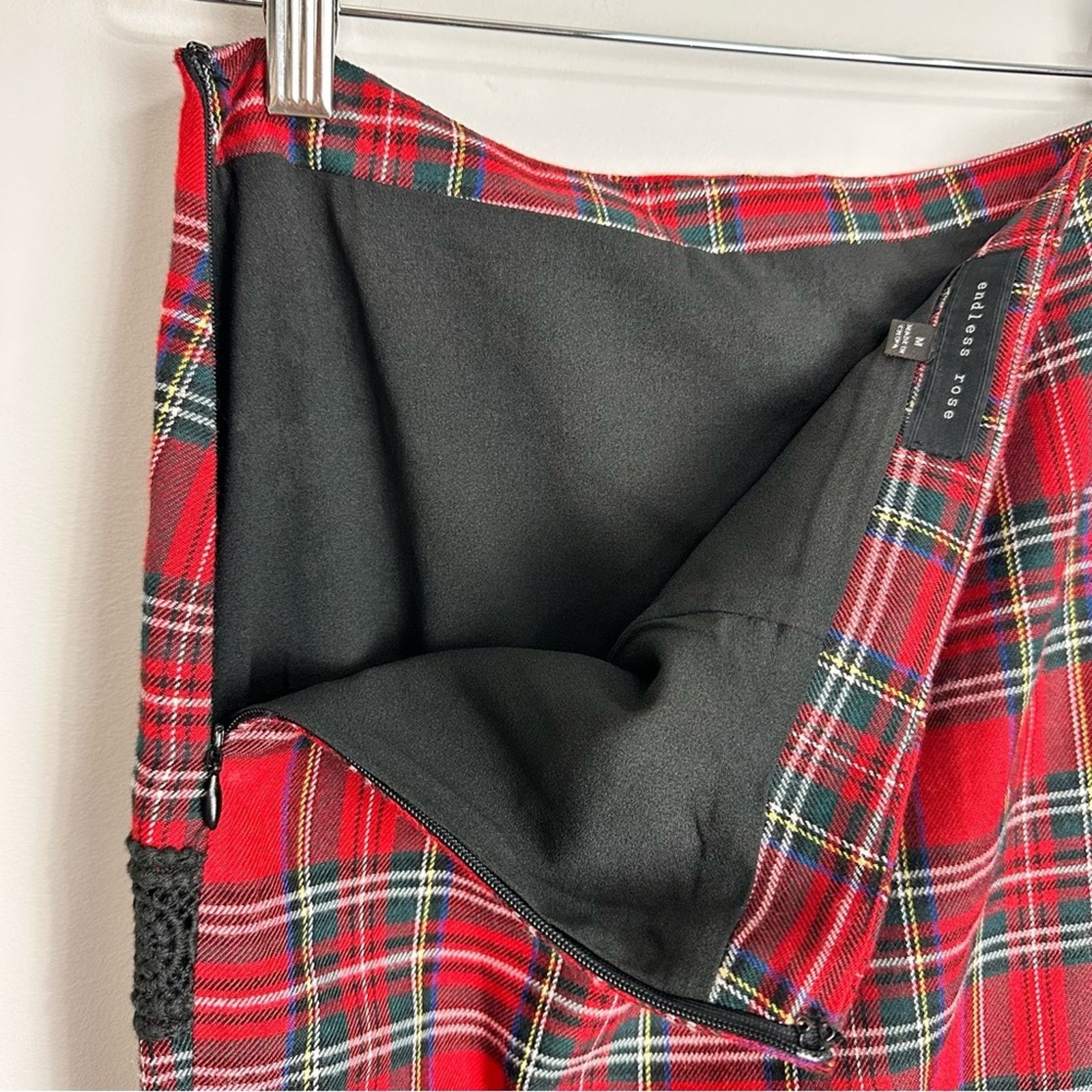 Other Endless Rose Red Plaid Pencil Skirt Crochet Appliqué Medium Size 28" / US 6 / IT 42 - 9 Thumbnail