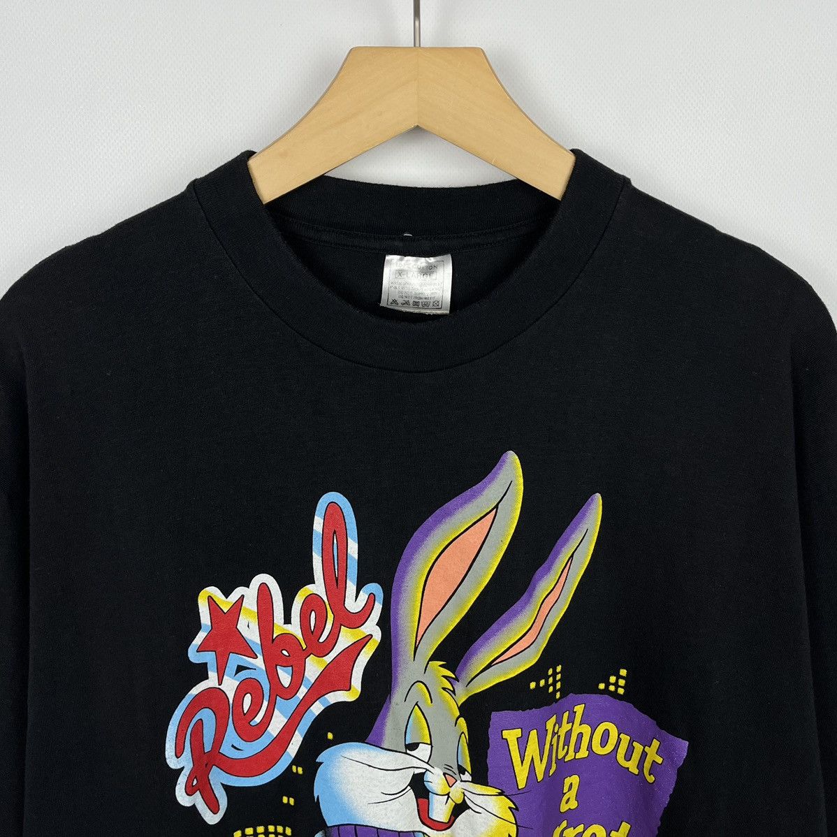 Warner Bros Vintage Warner Bros Bugs Bunny T Shirt 1991 Size US XL / EU 56 / 4 - 6 Thumbnail