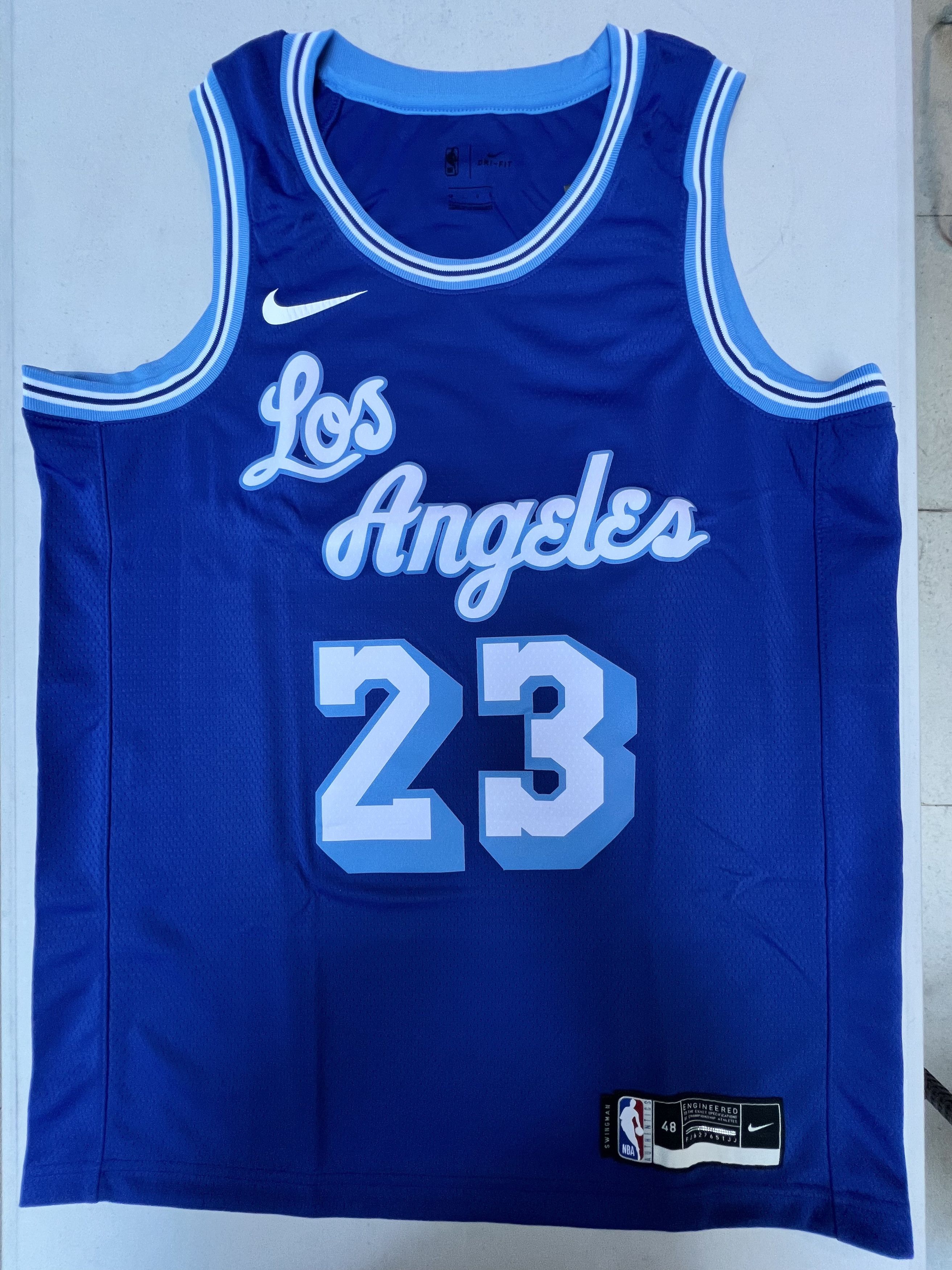 LeBron James Los Angeles Lakers Nike NBA Swingman Jersey