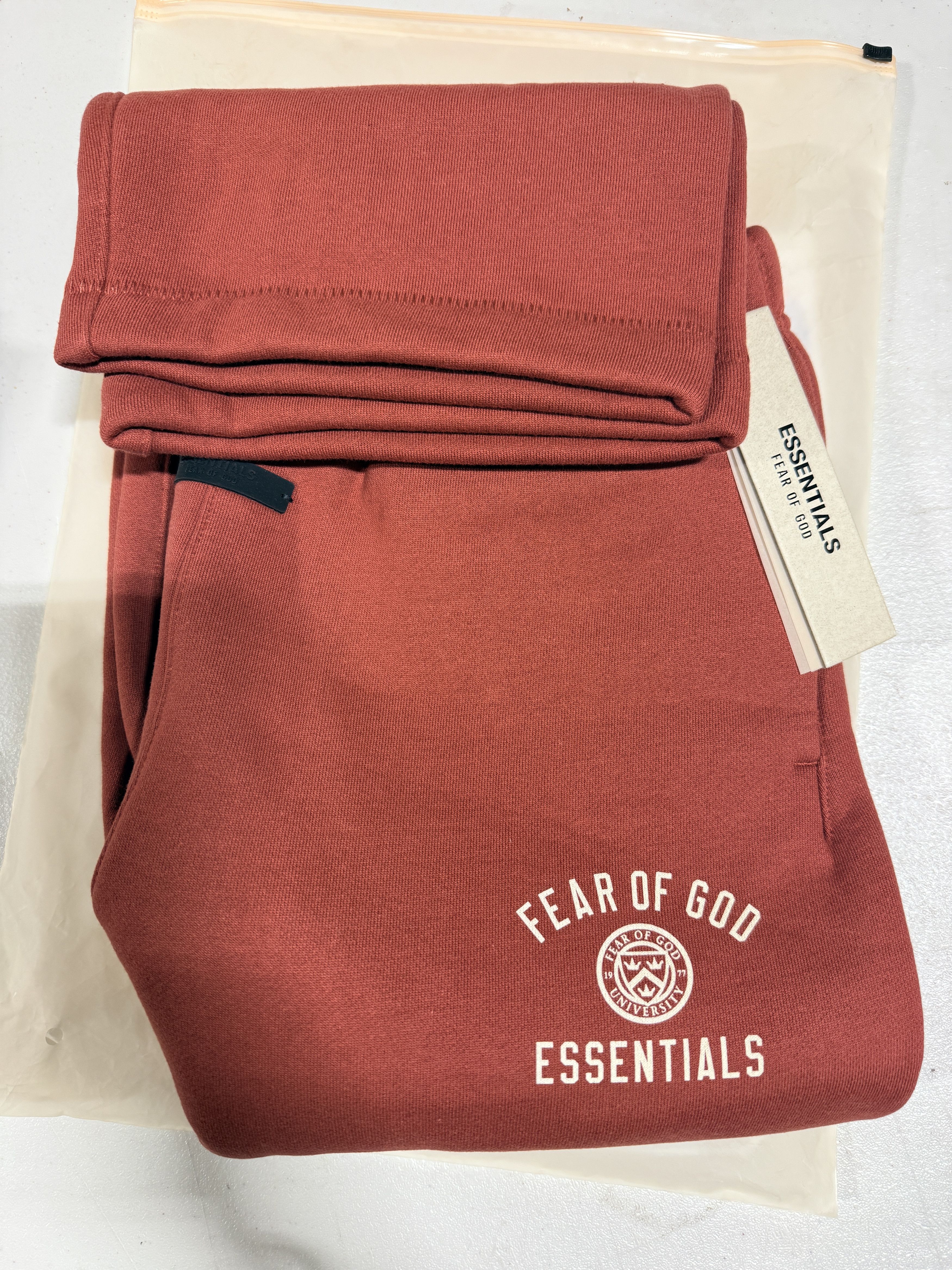 Fear of God FOG Essentials Kids Relaxed Sweatpant Crimson age 14/16 Size US 26 / EU 42 - 3 Thumbnail