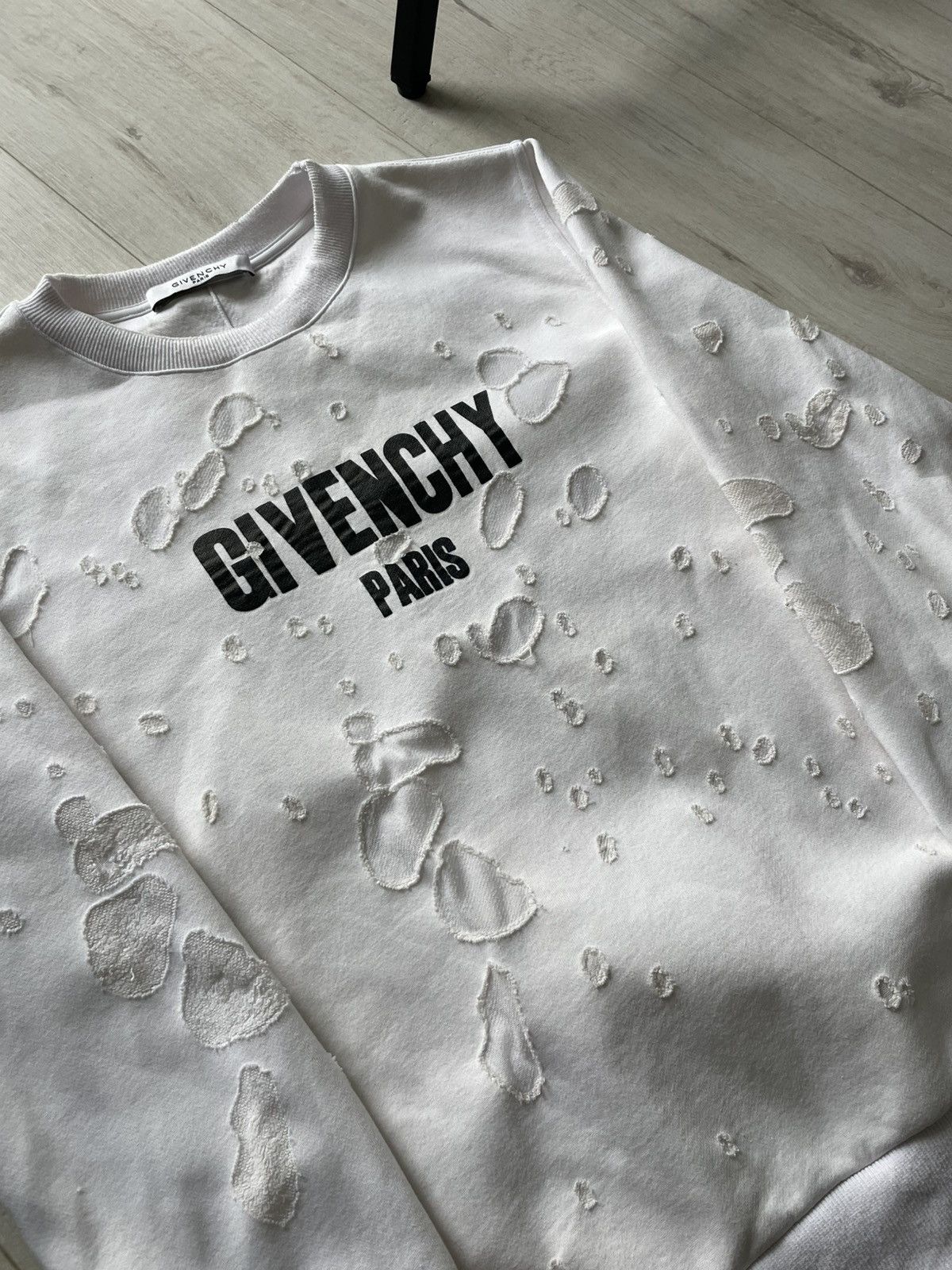 Givenchy Givenchy Paris Destroyed White Sweatshirt Size US S / EU 44-46 / 1 - 5 Thumbnail