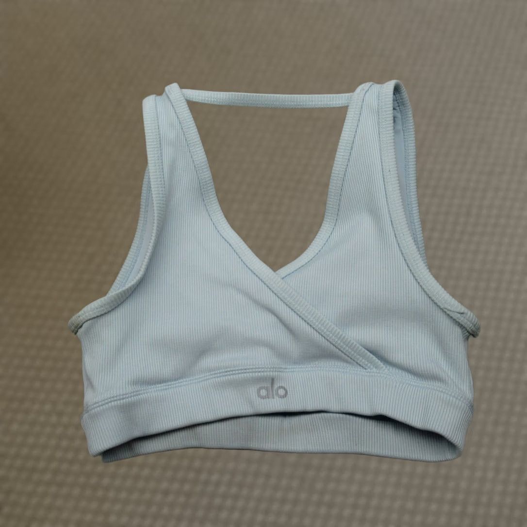 Alo ALO Yoga Sports Bra Women's XS Light Blue Ribbed Wrap Pullover Activewear Yoga Pilate Dance Walking Sports Bra Womens XS Blue Size XS / US 0-2 / IT 36-38 - 1 Thumbnail