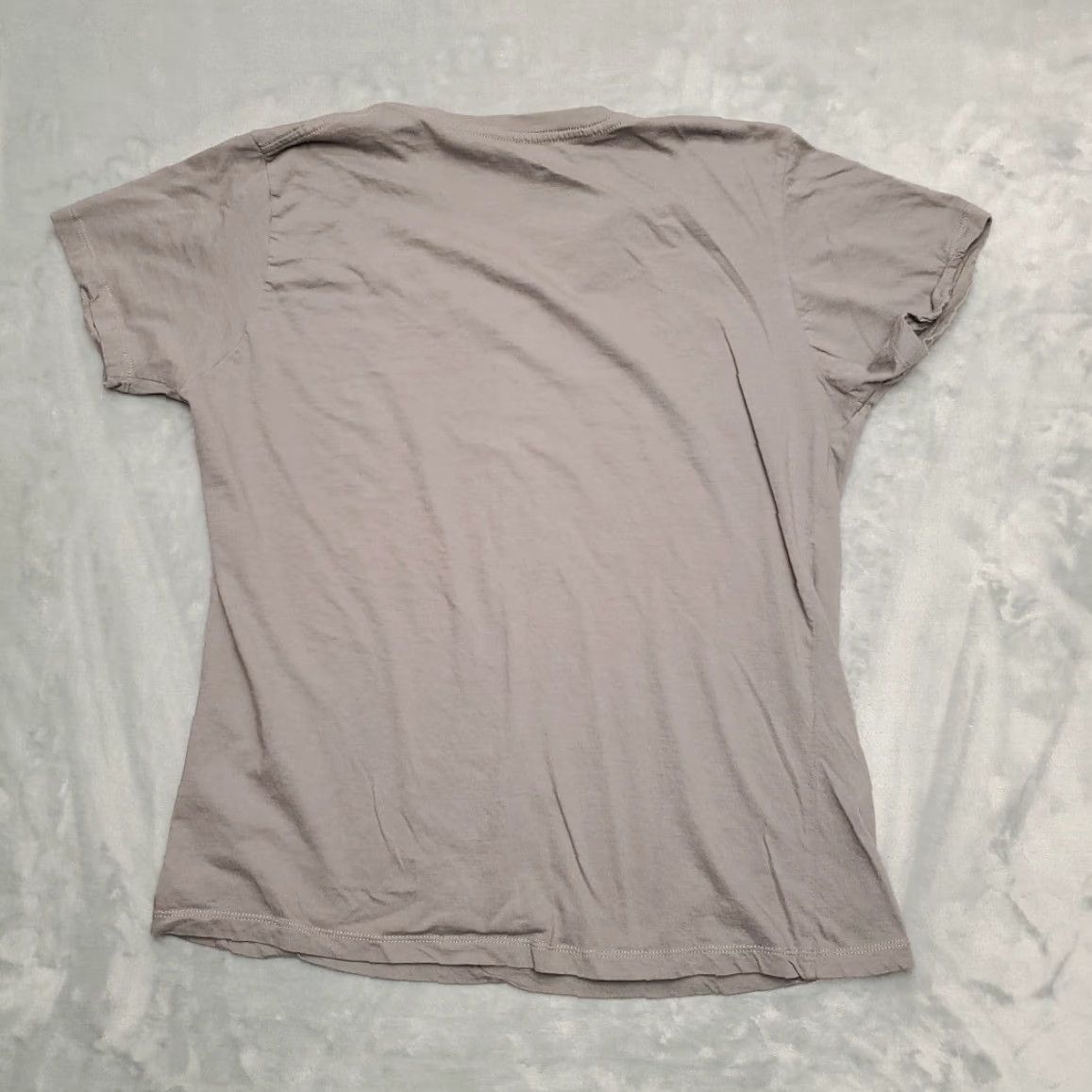 Hard Rock Cafe VINTAGE Hard Rock Cafe Orlando T-Shirt Womens XL V Neck Roses Wings Gray Y2K Size XL / US 12-14 / IT 48-50 - 4 Thumbnail
