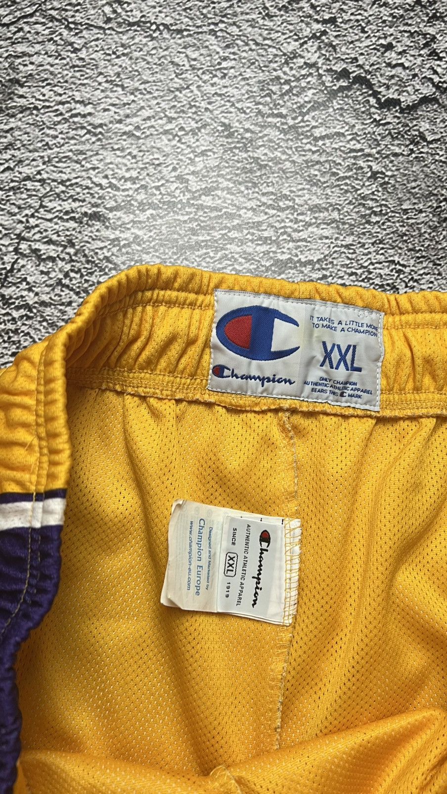 Champion × NBA × Vintage VTG 90’s Los Angeles Lakers NBA Kobe Bryant champion shorts Size US 38 / EU 54 - 5 Thumbnail