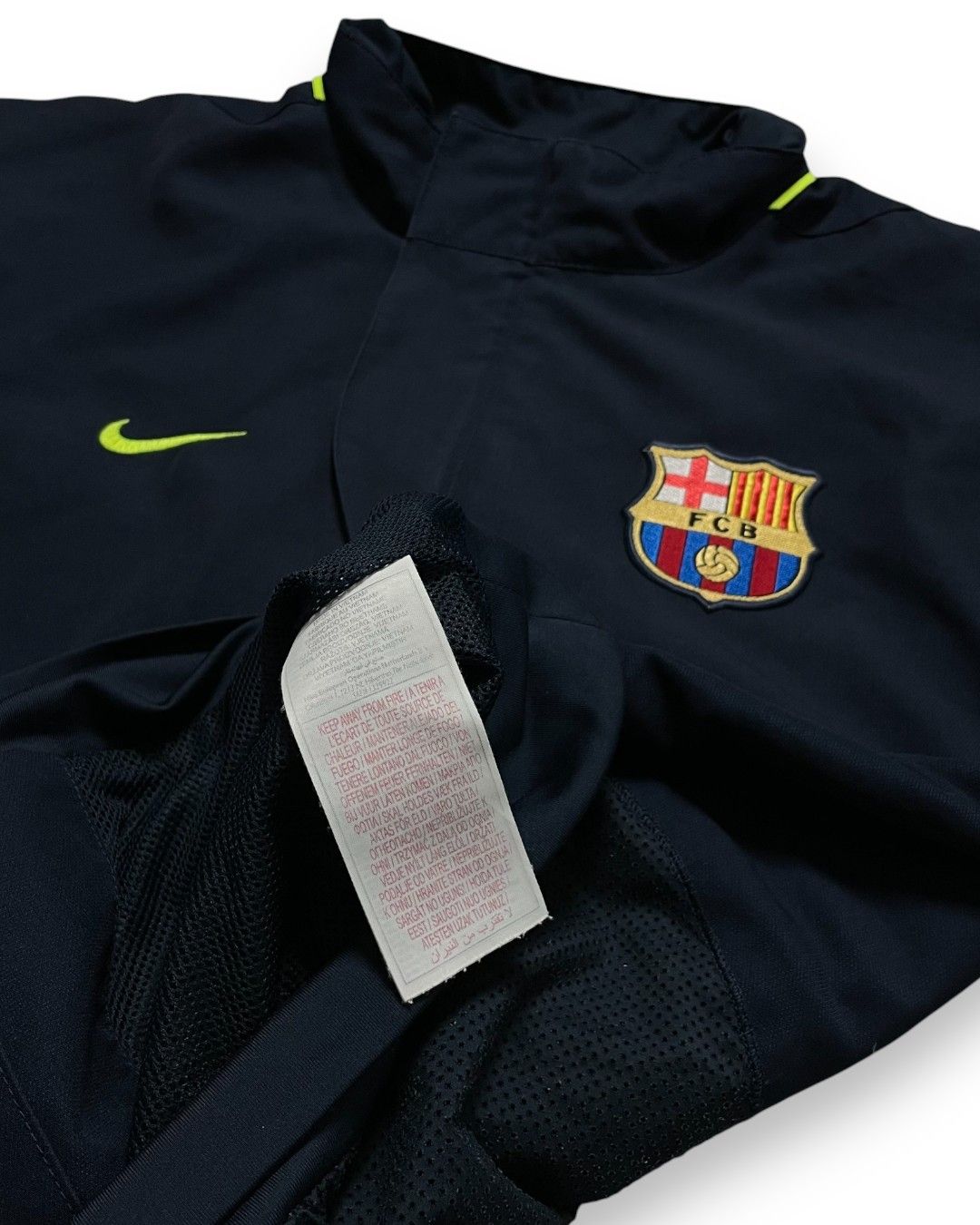 Nike Nike Barcelona Streetwear Light Jacket from 00s Size US M / EU 48-50 / 2 - 7 Thumbnail