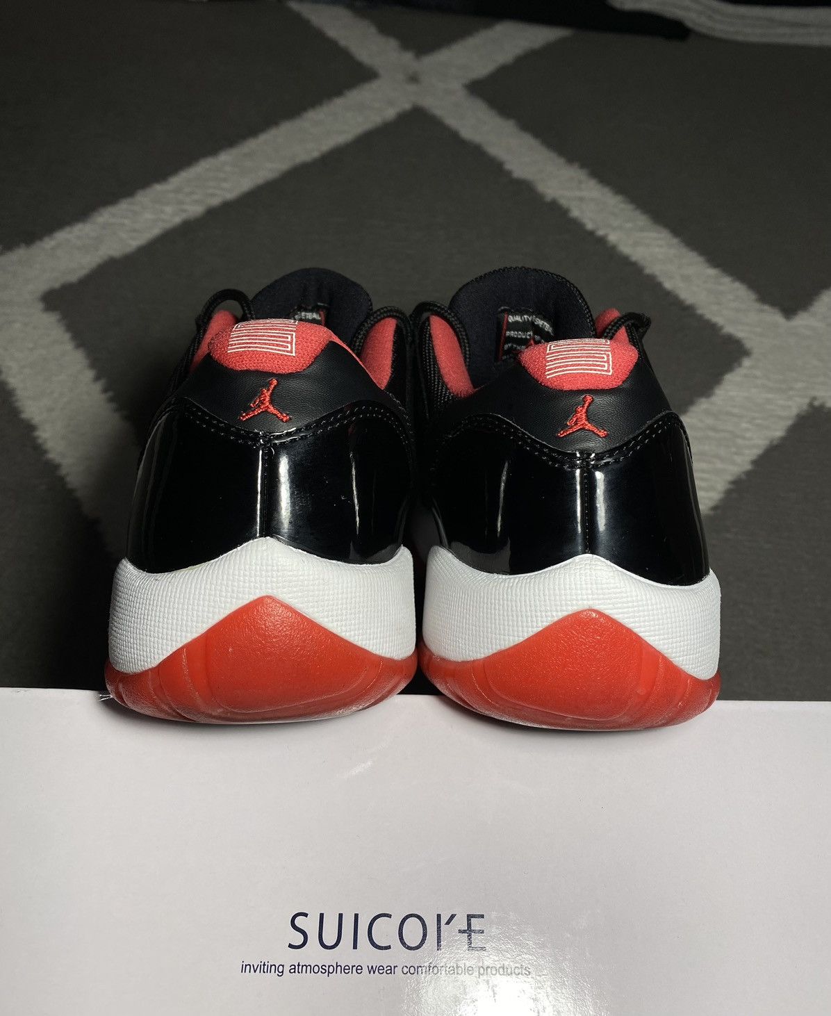 Jordan Brand × Nike Nike Air Jordan 11 Retro Low Bred (GS) 2015 sneakers Size US 7.5 / IT 37.5 - 6 Thumbnail