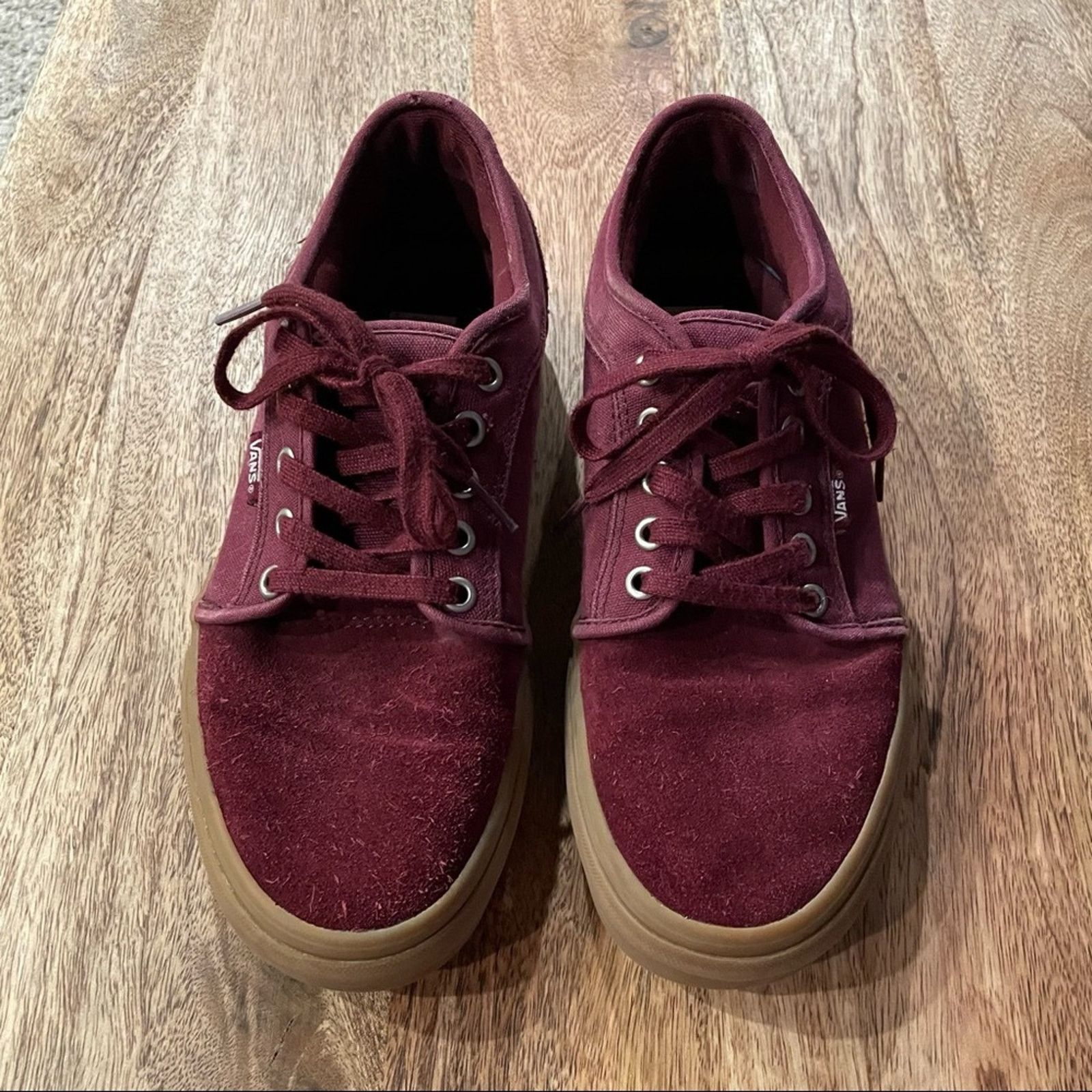 Vans Vans Chukka Low 8.5 Size US 8.5 / EU 41-42 - 1 Thumbnail