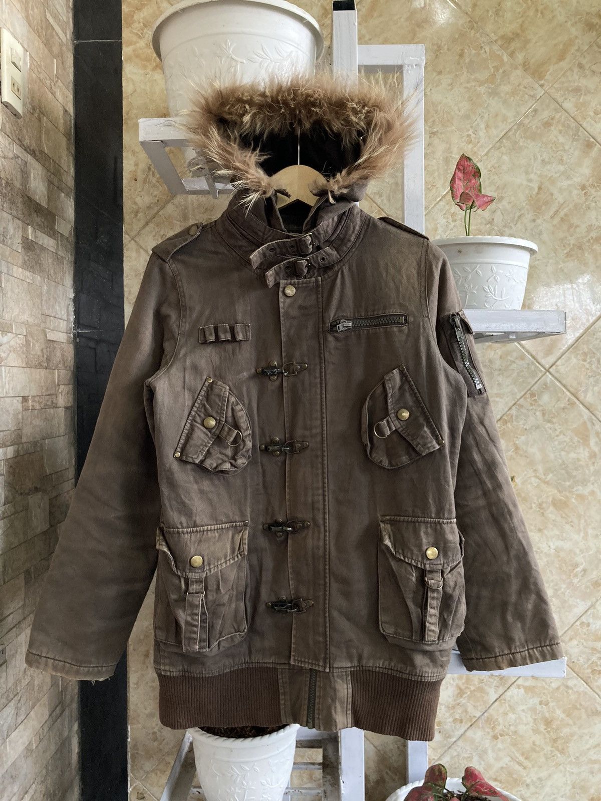 Le Grande Bleu (L.G.B.) ROTE ROSE - Bondage Bono Fur Apocalypse Cargo Faded Jacket Size US L / EU 52-54 / 3 - 1 Thumbnail