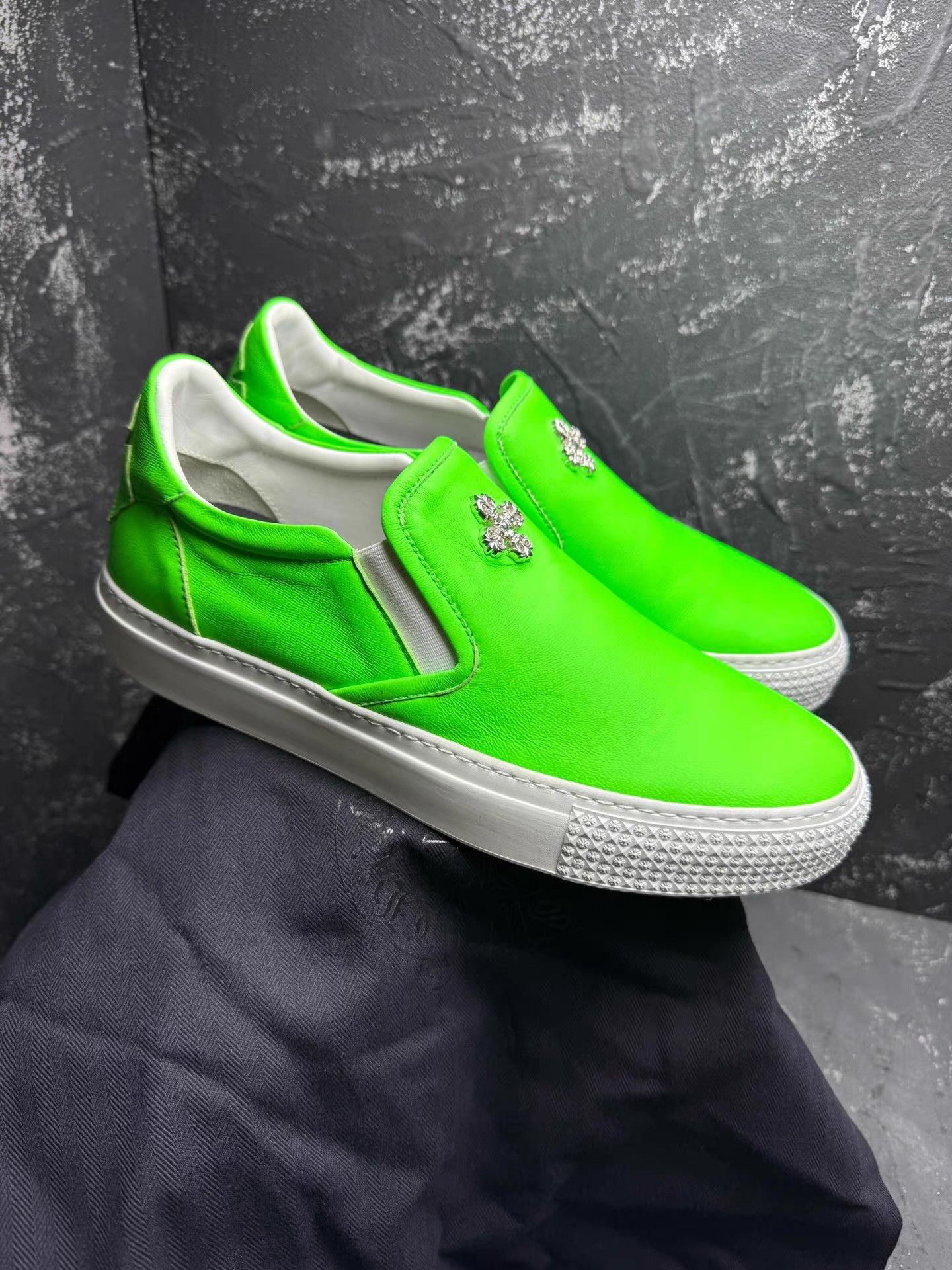 Chrome Hearts Chrome Hearts Fluorescent Green Flame Cross Sneakers Q10 Size US 6 / EU 39 - 4 Thumbnail