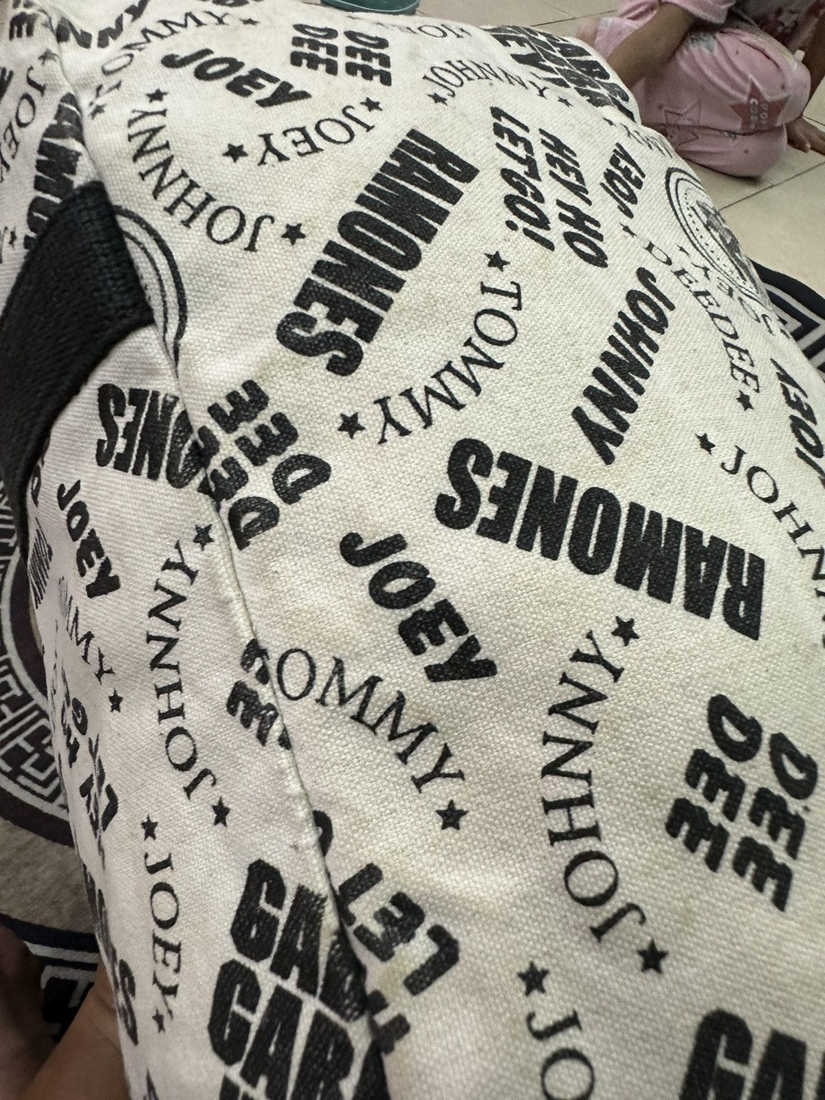Hysteric Glamour HYSTERIC GLAMOUR X RAMONES FUFFLE BAG Size ONE SIZE - 10 Thumbnail