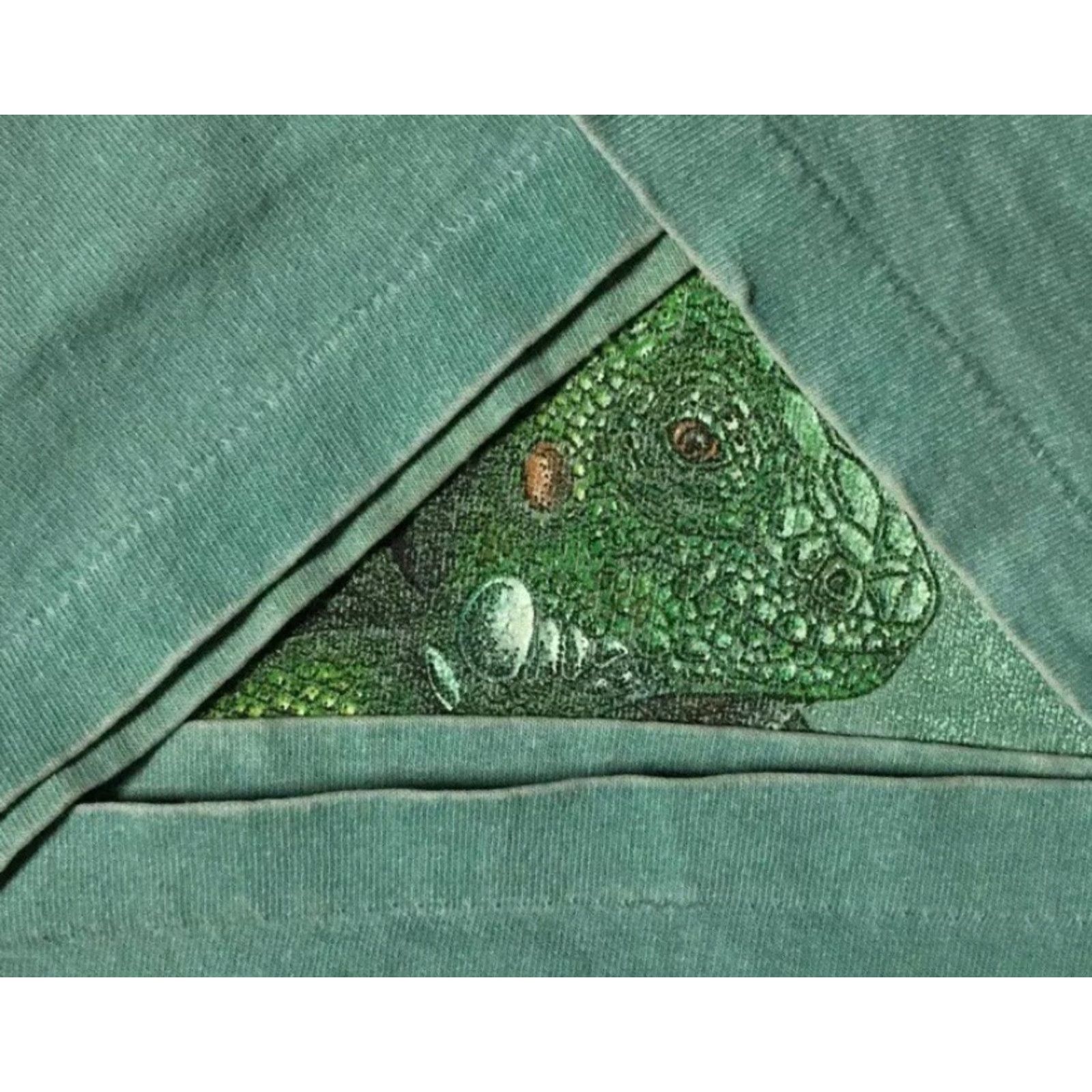 Vintage VINTAGE Iguana T-Shirt XL Green Boxy Men Regular Single Stitch 90s Distressed All Over Print Beach Grunge Animals Art Nature USA Animated Lizard Size US XL / EU 56 / 4 - 5 Thumbnail