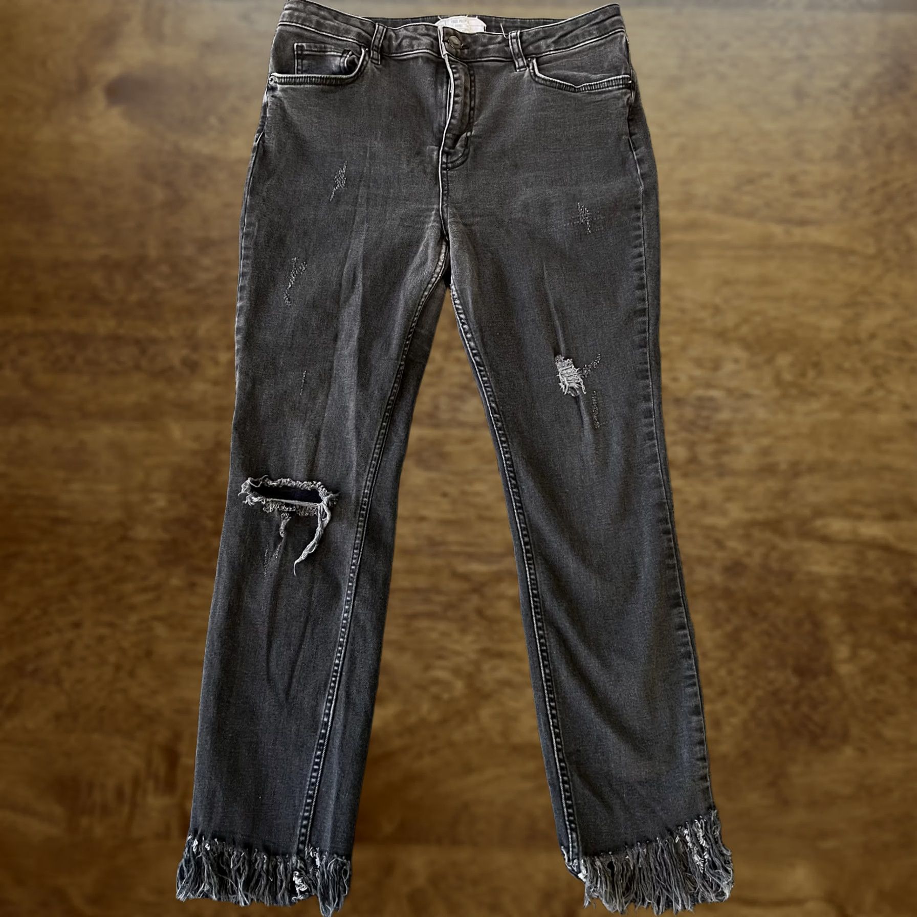 Free People VINTAGE Free People Jeans Womens Skinny 30 Black Distressed Raw Frayed Fringe OB5165135 Size 30" / US 8 / IT 44 - 1 Thumbnail