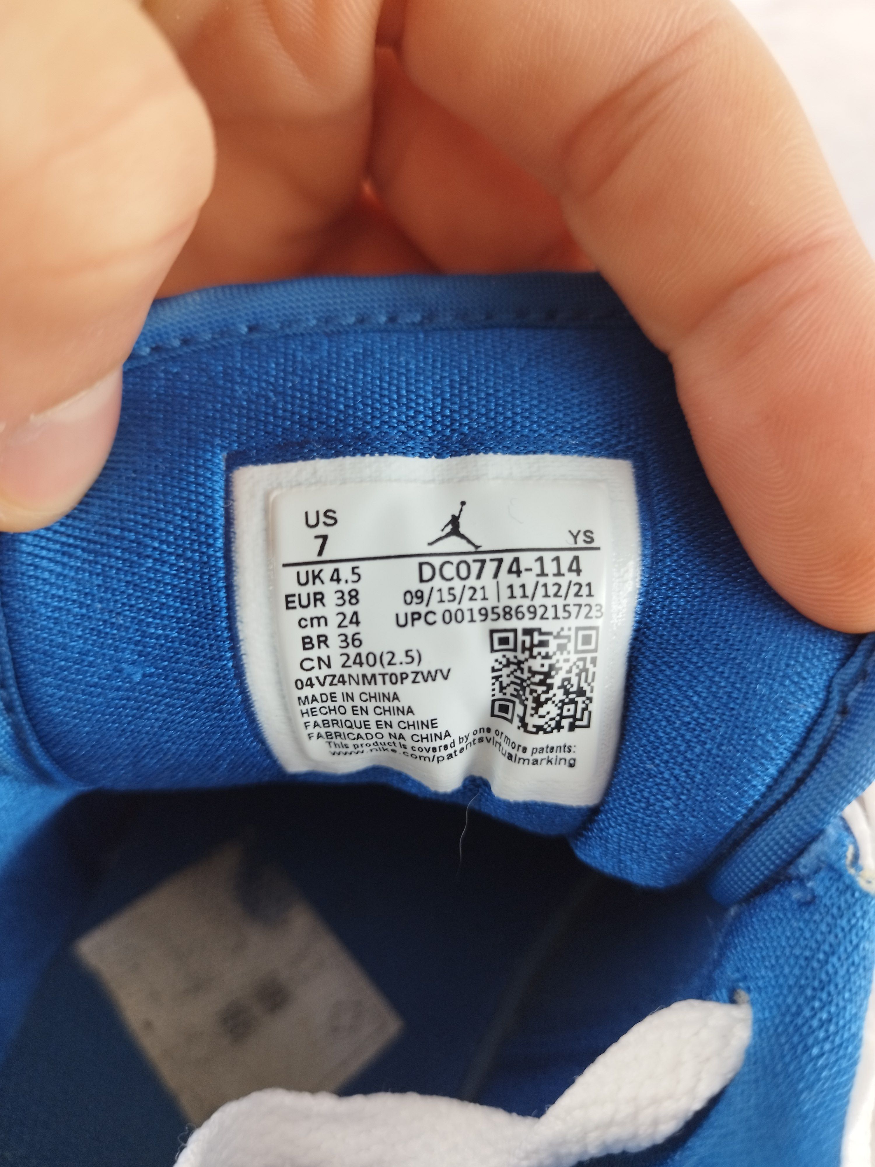 Jordan Brand Nike Jordan 1 Mid 'Marina Blue' rare streetwear low sneakers Size US 7 / IT 37 - 8 Thumbnail