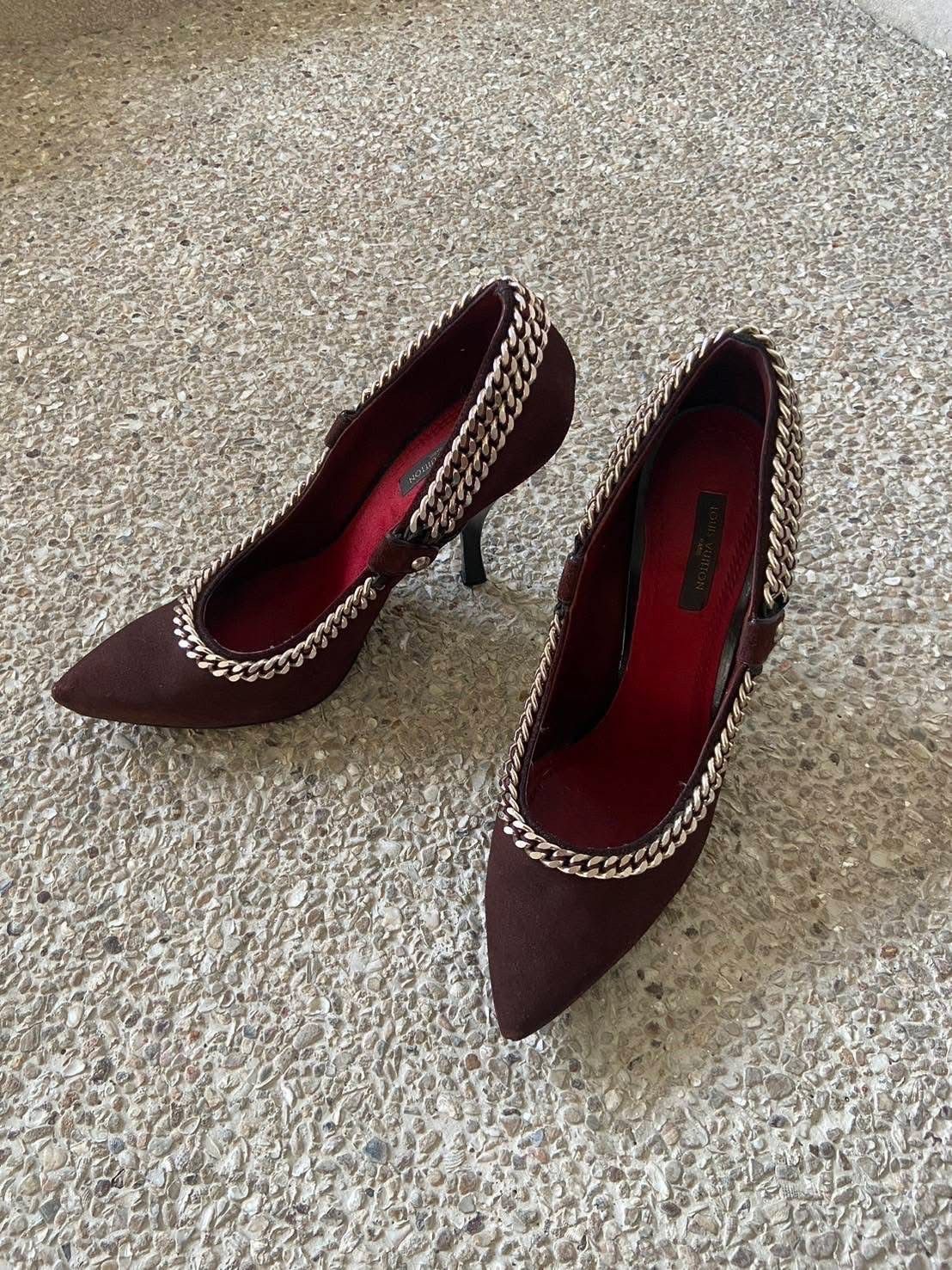 Louis Vuitton Louis Vuitton Suede Chain Embellished Pointed Toe Pumps Size US 7 / IT 37 - 2 Thumbnail