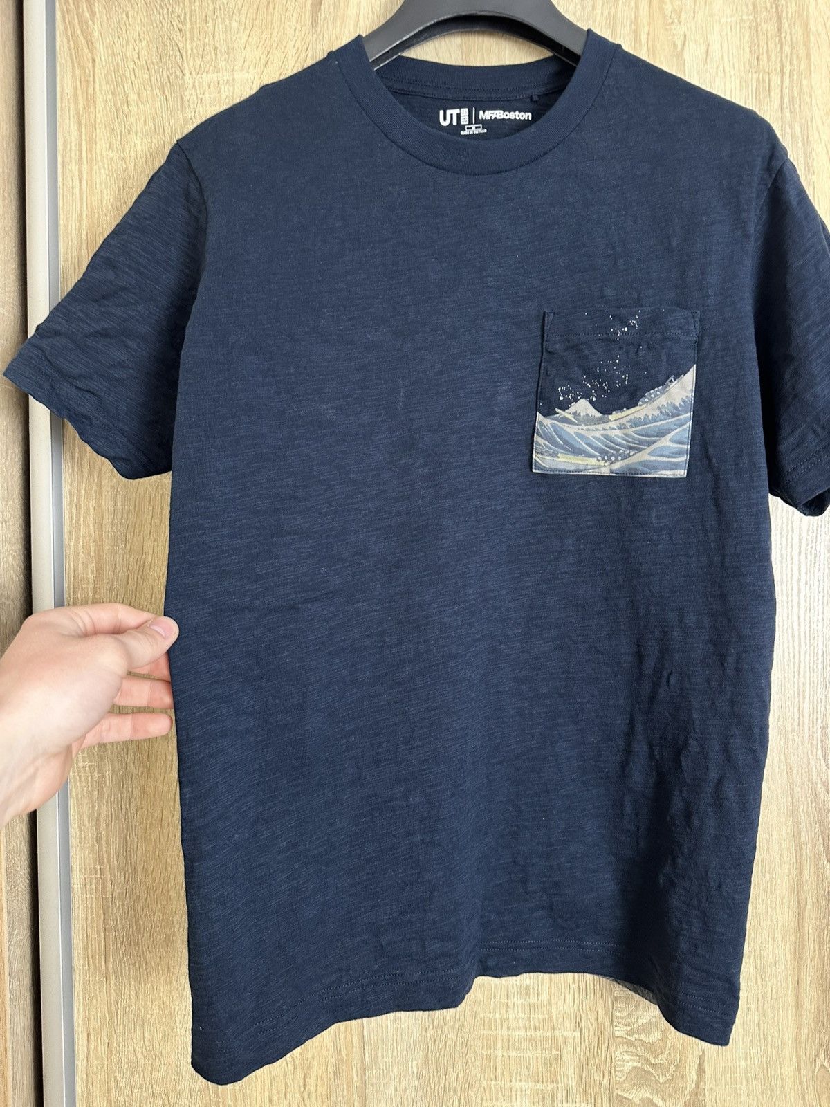 Uniqlo 🔥 Uniqlo Hokusai Blue White Great Wave SS T Shirt Kanagawa Size US M / EU 48-50 / 2 - 5 Thumbnail