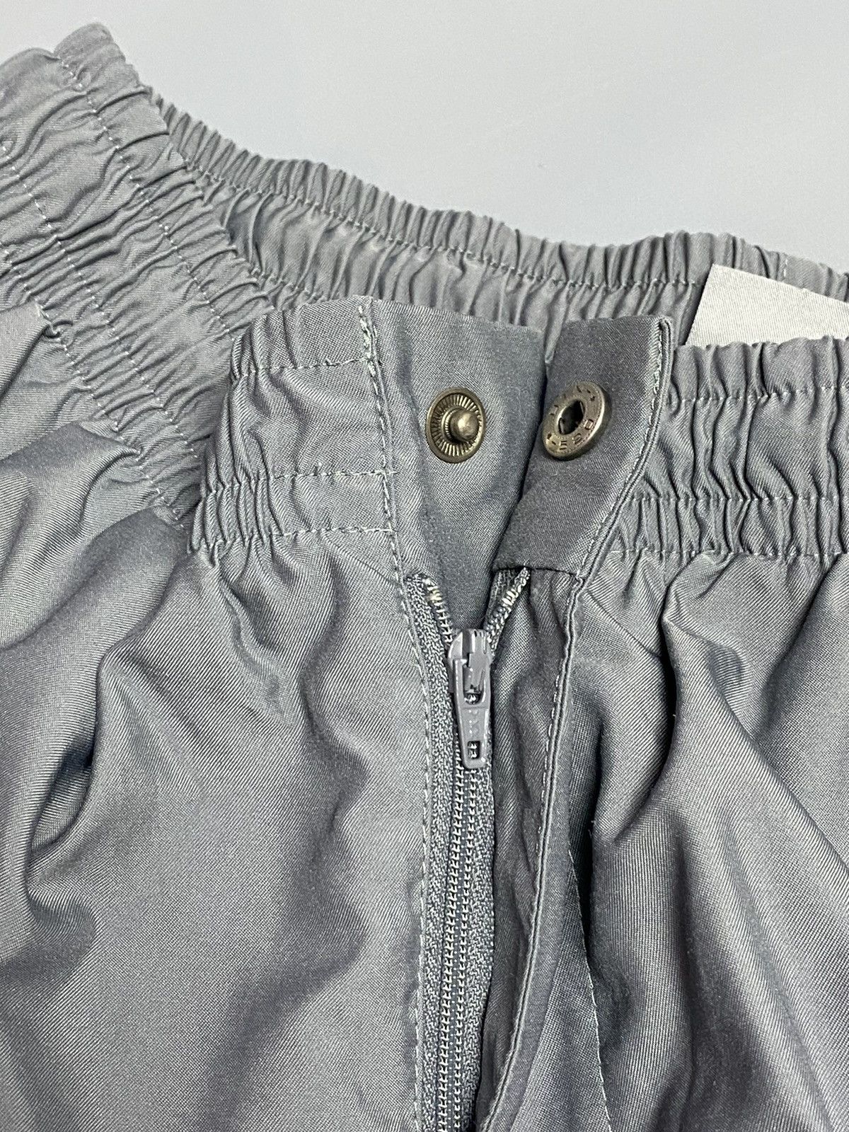 Vintage Vintage Nike MMIV 04 Gray Nylon Polyester Track Pants Size L Size US 36 / EU 52 - 10 Thumbnail
