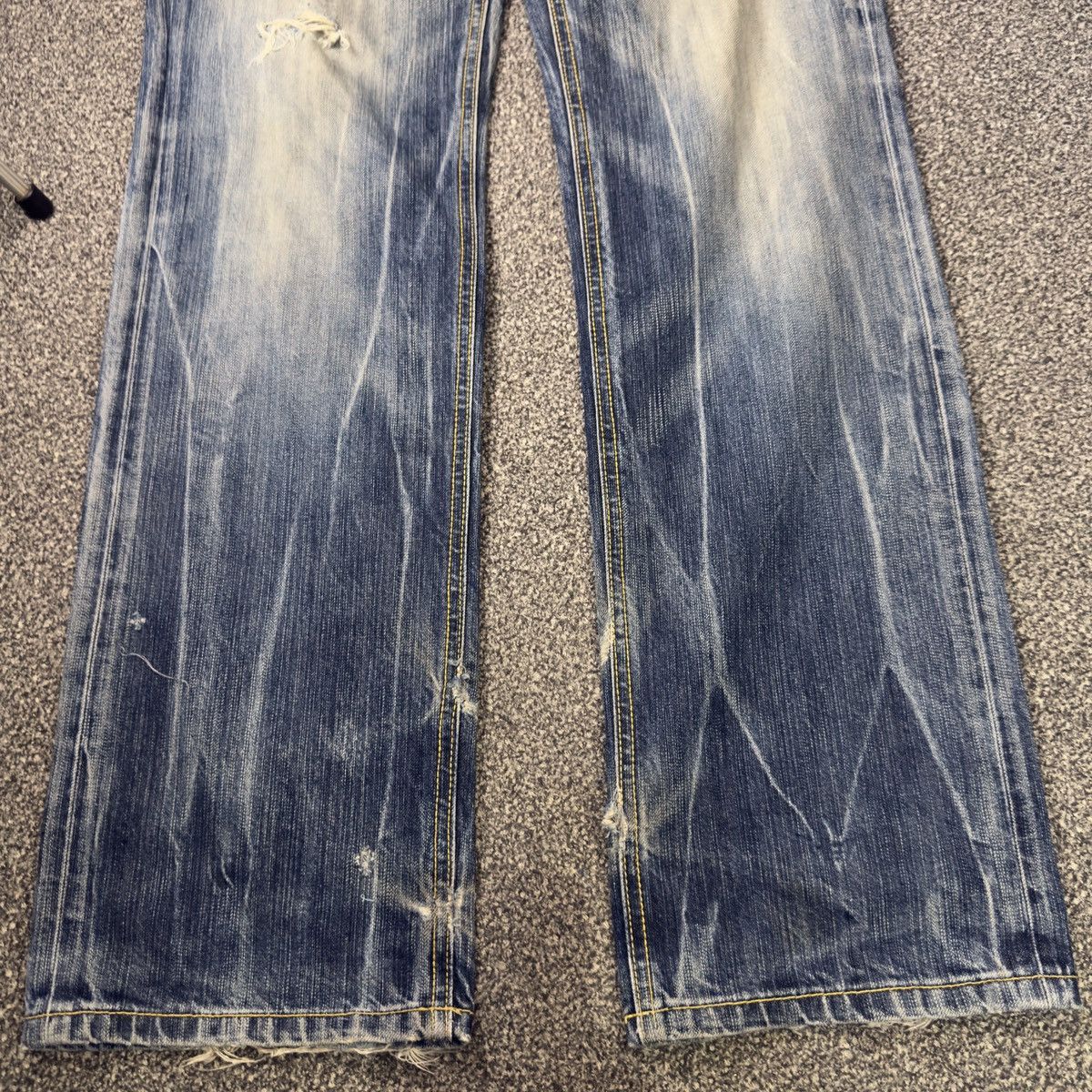 Japanese Brand 🔥🇯🇵 Osaka Big Train Boot Cut Distressed Denim Size US 32 / EU 48 - 8 Thumbnail