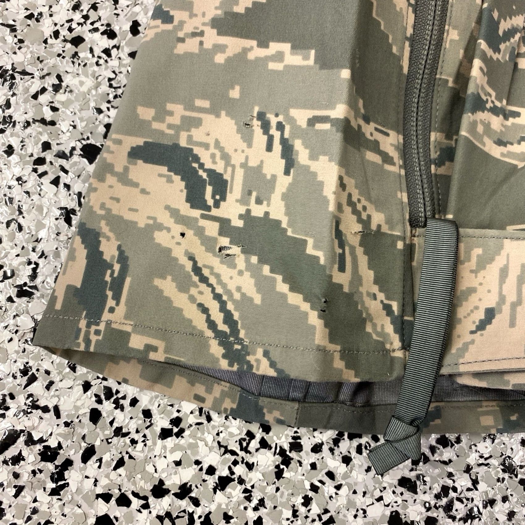 AMO US ARMY Camo Waterproof Pants ACUS Size 33 Multicolor Rain Pants Mens Regular Camouflage 2000s Size US 33 - 2 Thumbnail