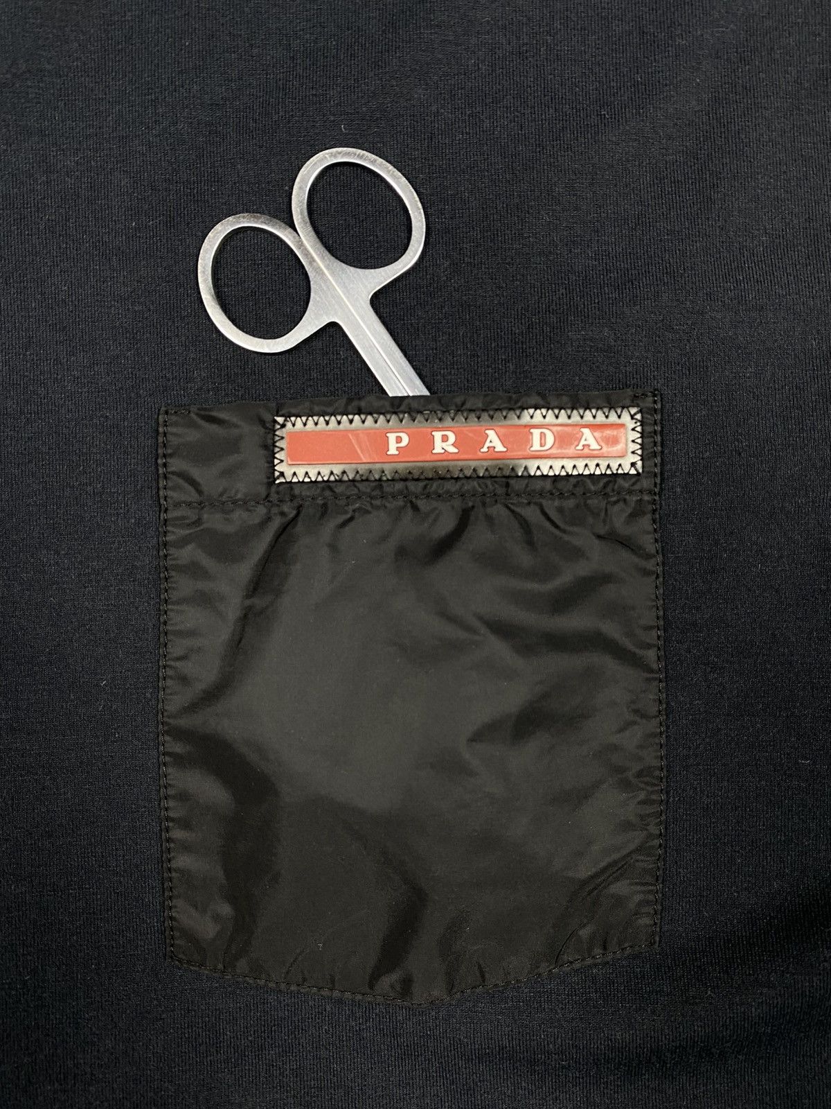 Prada Prada Nylon Pocket Red Tab Dark Navy T Shirt Size US L / EU 52-54 / 3 - 8 Thumbnail