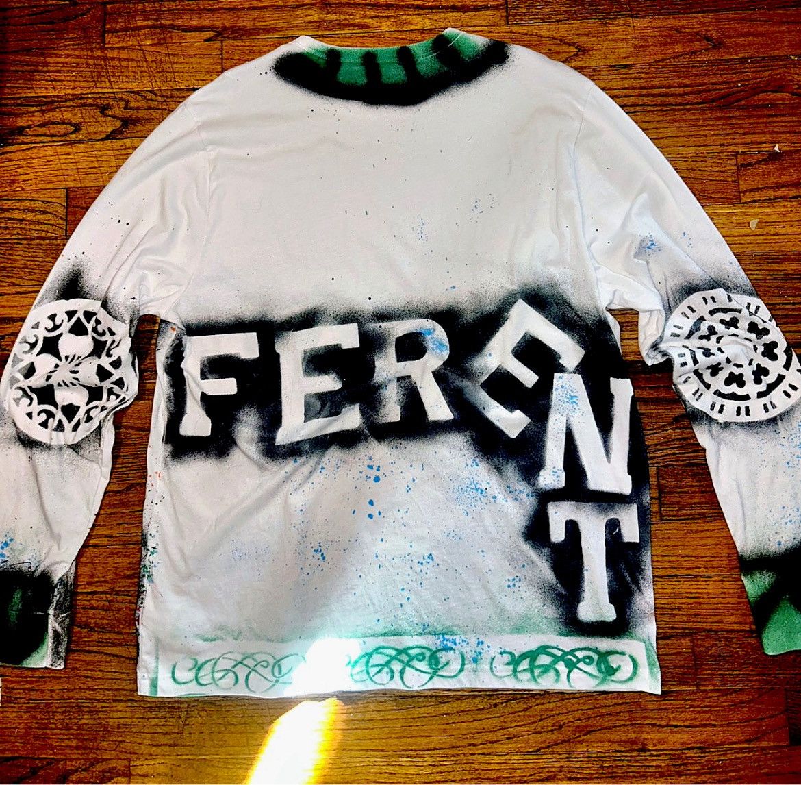 Other long sleeve hand designed T shirt graffiti streetwear Size US L / EU 52-54 / 3 - 2 Thumbnail
