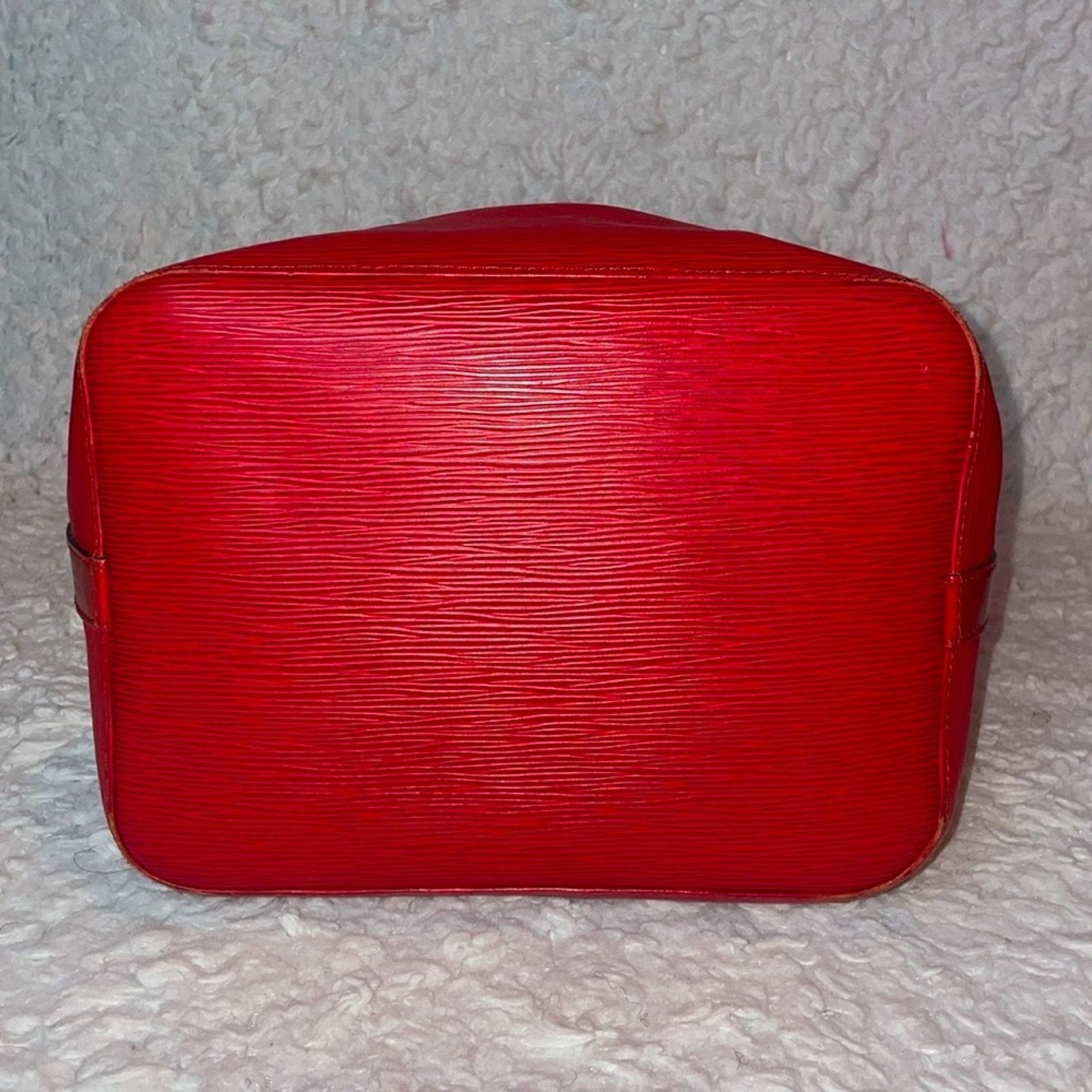 Louis Vuitton Louis Vuitton Petite Noe Red Epi Bucket Bag Size ONE SIZE - 10 Thumbnail