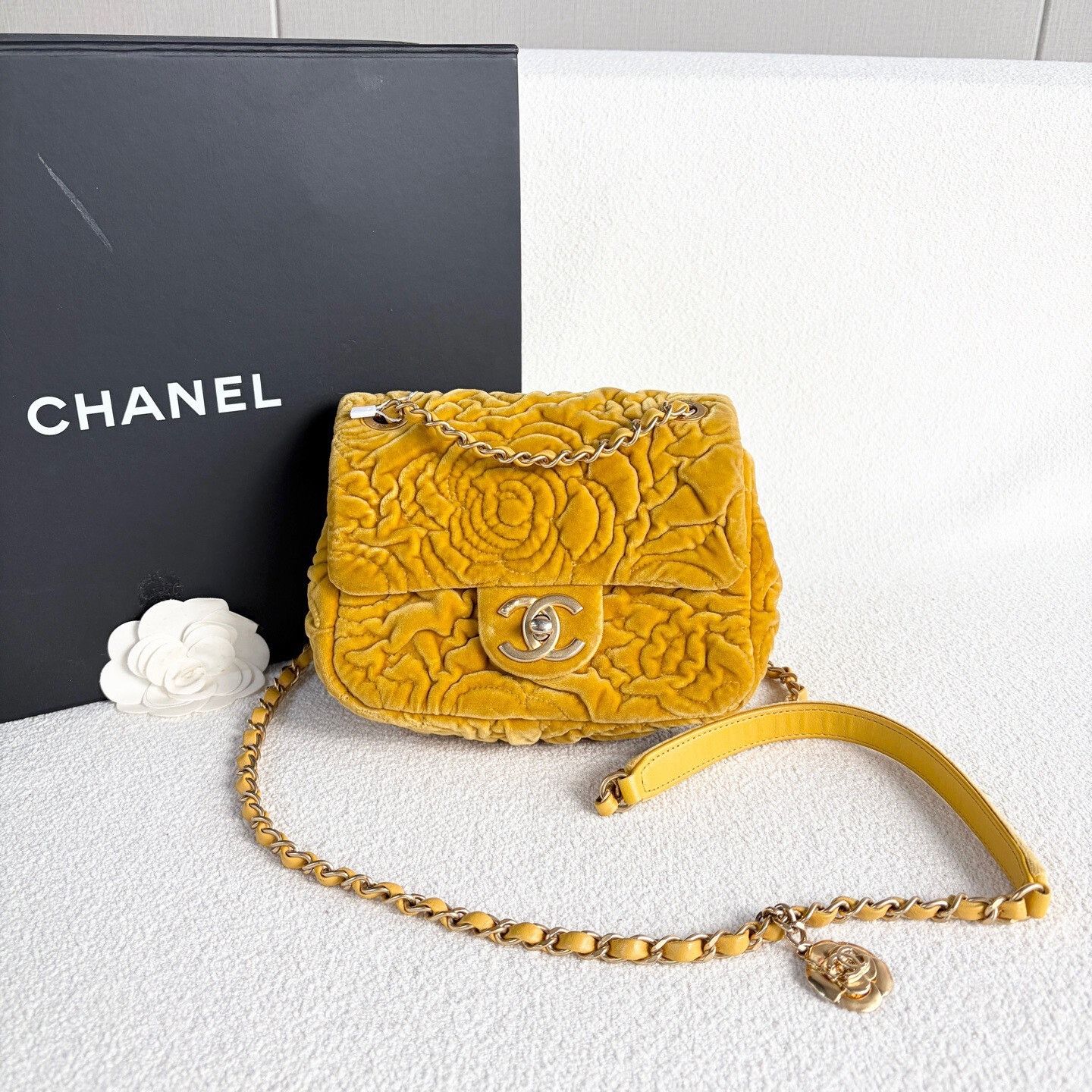 Chanel Pre-loved Bag Very good condition Size ONE SIZE - 1 Thumbnail