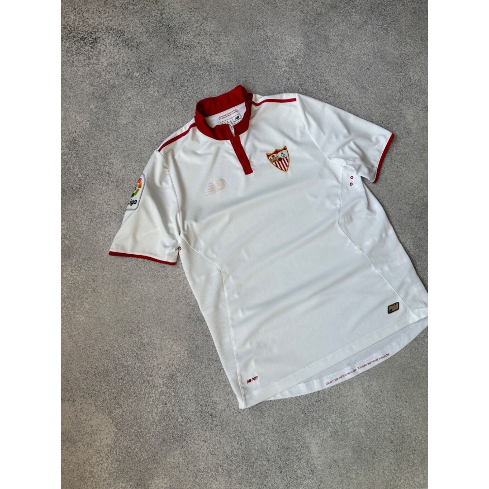 New Balance Sevilla New Balance White Home Football Jersey 2016/17 Size US M / EU 48-50 / 2 - 2 Thumbnail