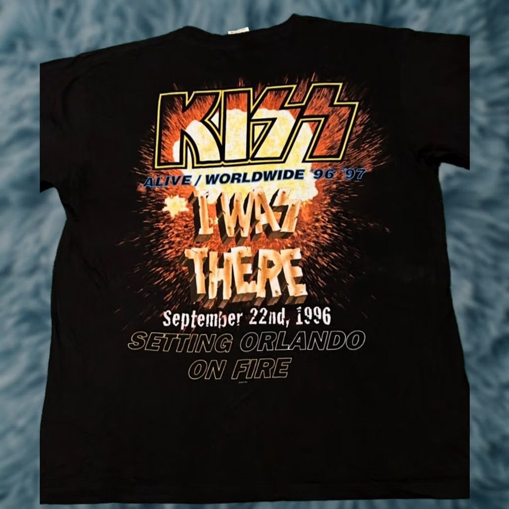 Vintage Vintage Kiss My Ass I'm On Vacation Neon Tee Shirt Funny