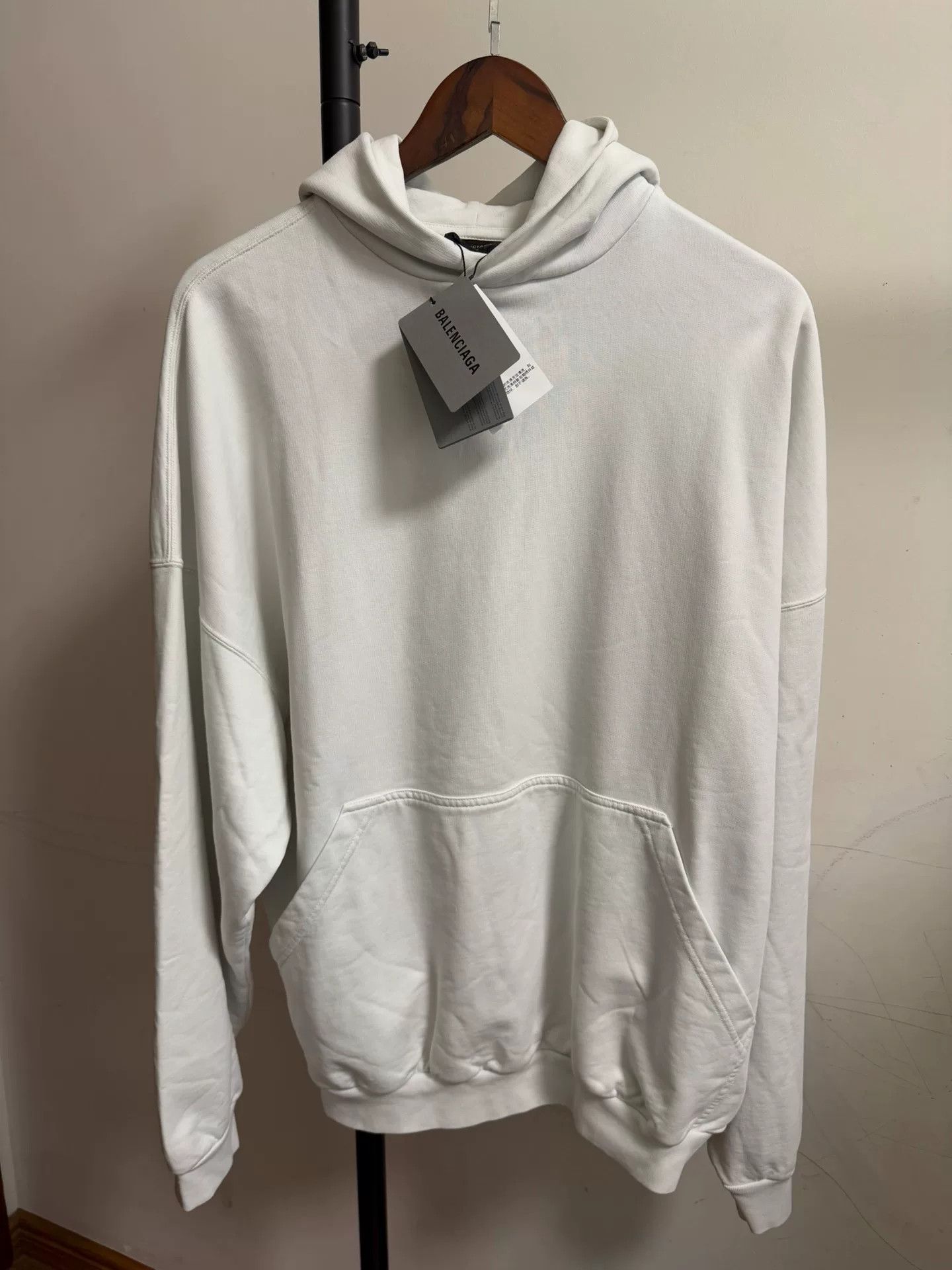 Balenciaga Balenciaga White Hoodie with Logo Detail Size M / US 6-8 / IT 42-44 - 1 Thumbnail