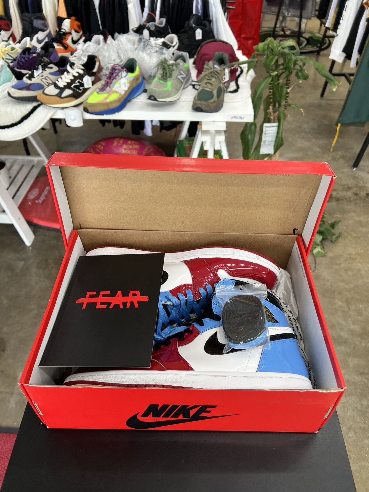 Jordan Brand Air Jordan 1 Fearless UNC Chicago Sz. 10.5 (2019) Size US 10.5 / EU 43-44 - 10 Thumbnail