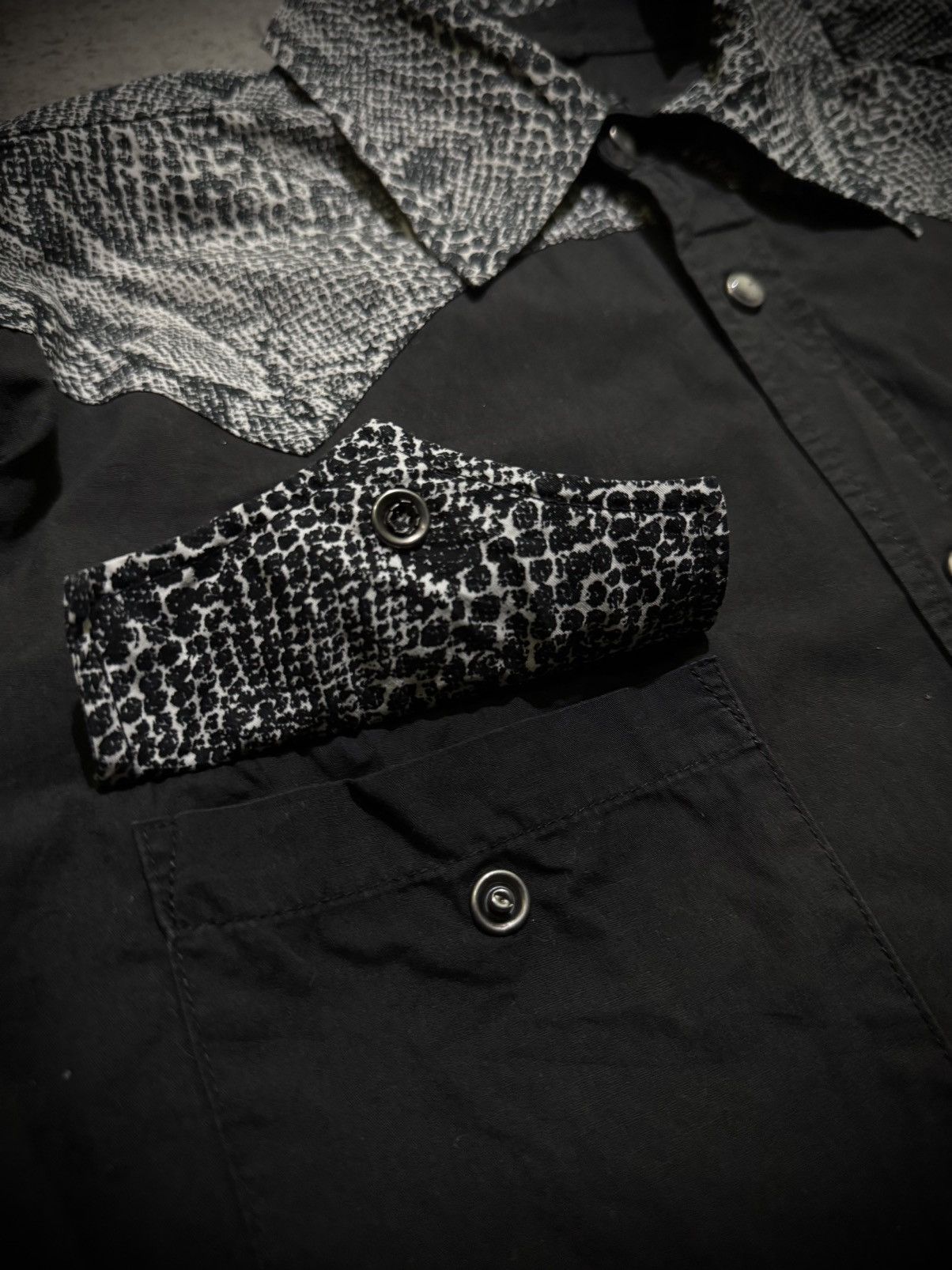 Hysteric Glamour Omkom snakeskin lgb ifsixwasnine shirt Size US M / EU 48-50 / 2 - 7 Thumbnail