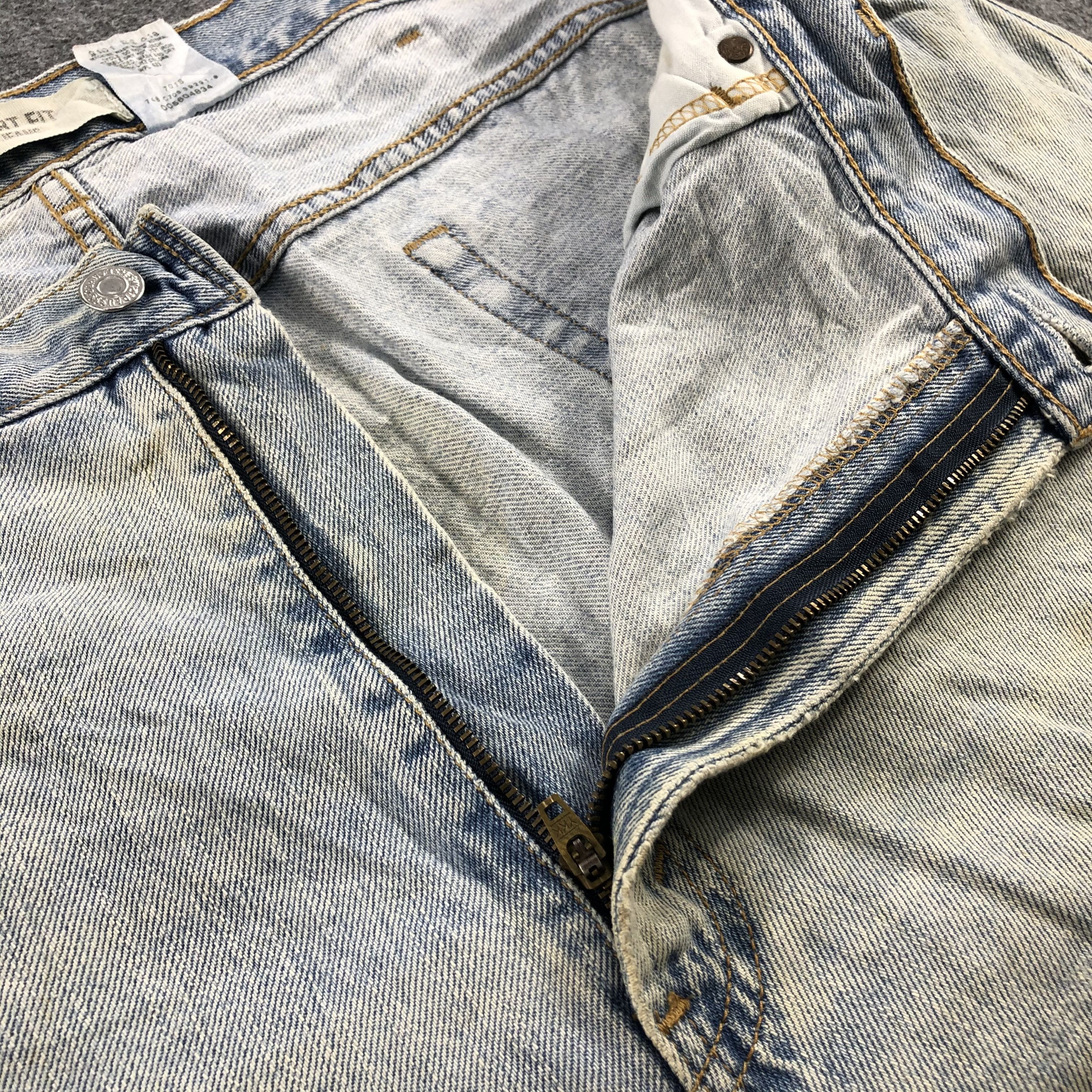 Levi's × Vintage Vintage Light Wash Levis 560 Jeans-JM724 Size US 43 - 8 Thumbnail