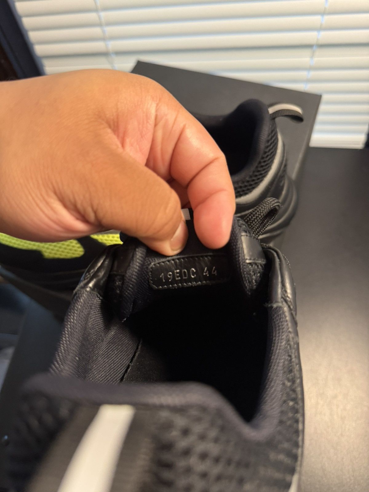 Dior Dior B22 Black Yellow Volt Size 11 US / 44 EU Size US 11 / EU 44 - 21 Thumbnail