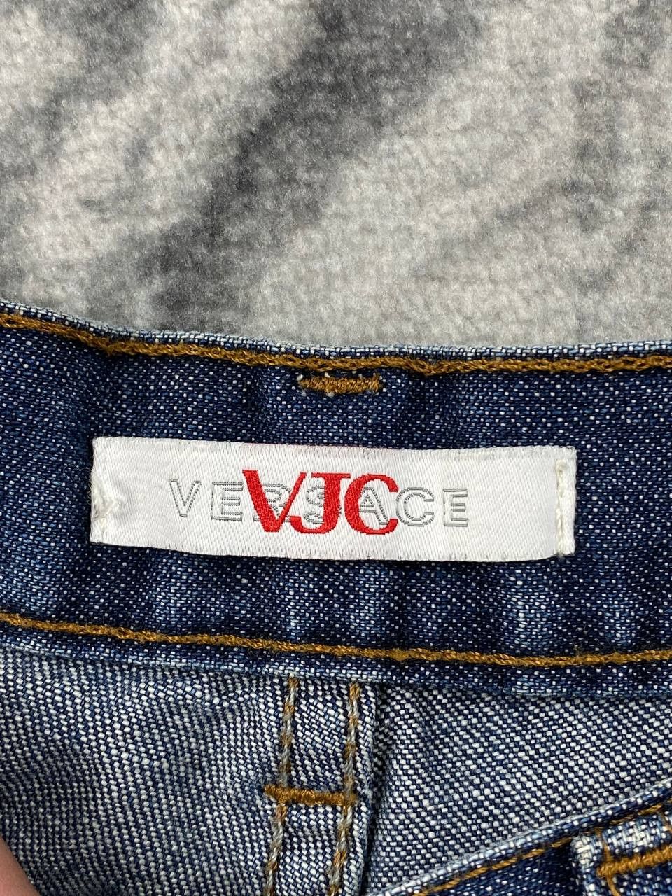 Versace Vintage Versace Jeans Denim Big Logo VJC Men Size 32 Blue Size US 32 / EU 48 - 12 Thumbnail