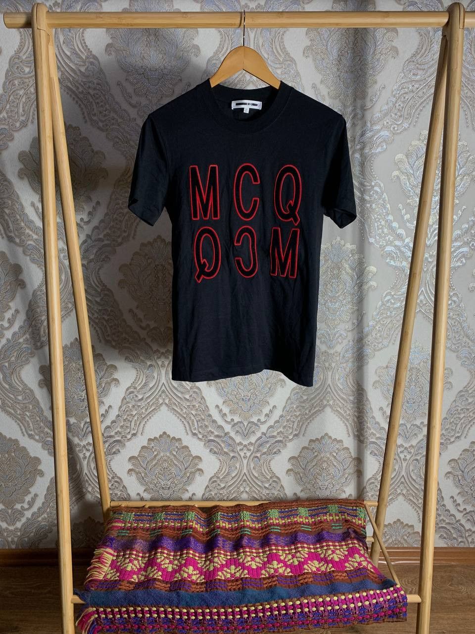 Alexander McQueen Vintage Alexander McQueen Italian Designer Casual T-Shirt Size US XS / EU 42 / 0 - 1 Thumbnail