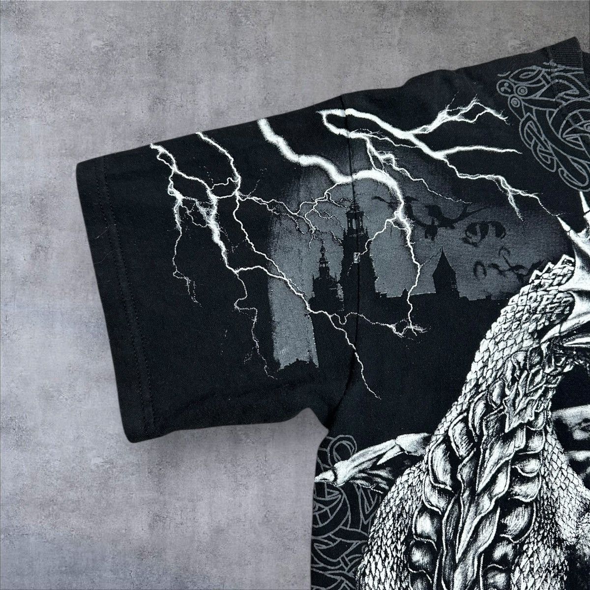 Fruit Of The Loom × Vintage Vintage Graphic Dragon Fantasy Gothic Print Barbarian Battle Size US L / EU 52-54 / 3 - 7 Thumbnail