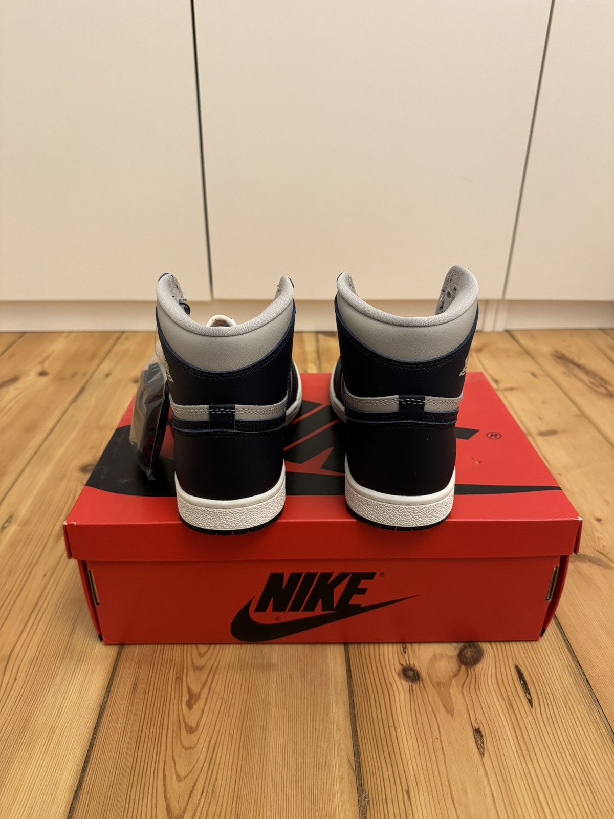 Nike Air Jordan 1 High 85 Size US 8 / EU 41 - 3 Thumbnail