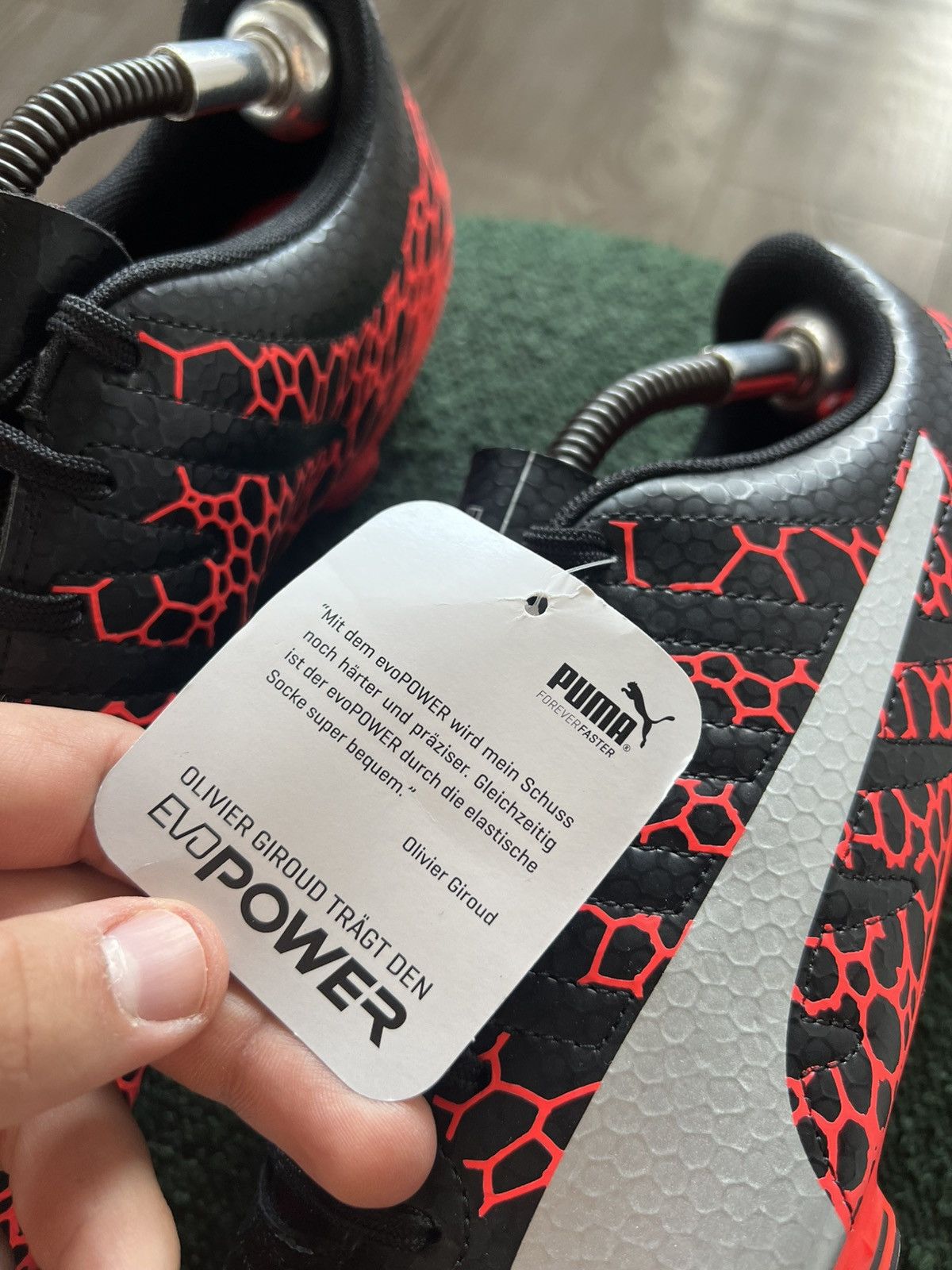 Puma Puma EvoPower 4 X Oliver Giroud Black/Red New Football Boots Size US 10.5 / EU 43-44 - 12 Thumbnail