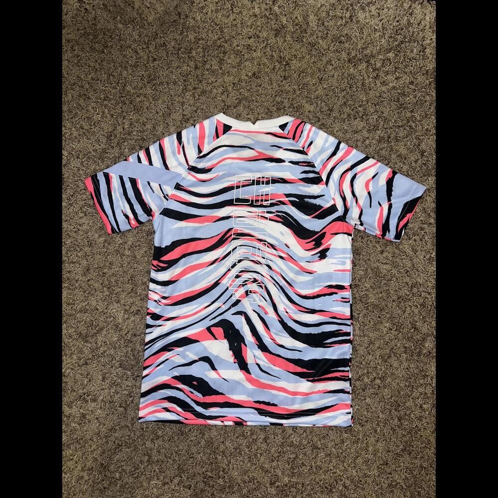 Nike Nike Kids (Unisex) Korea Short Sleeve Soccer Football Training T-Shirt Sample Size US M / EU 48-50 / 2 - 4 Thumbnail