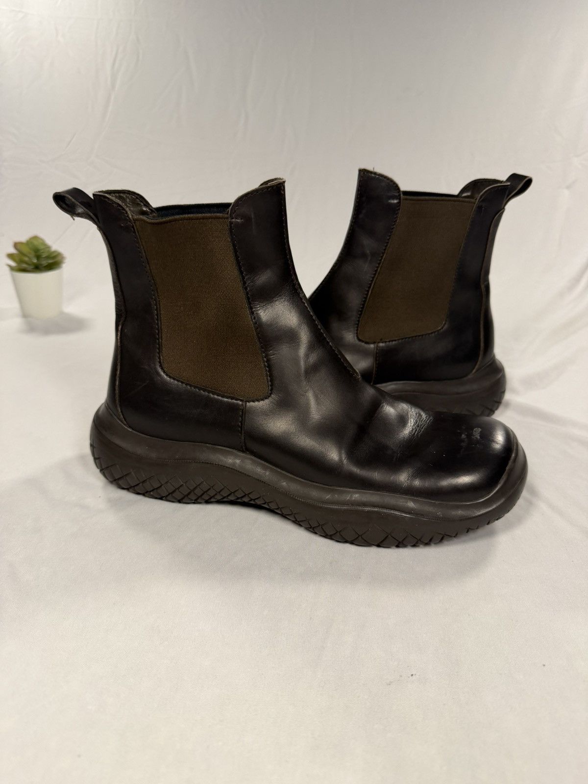 Prada AW99 Prada Brown Leather Chelsea Boots Size 38 Vibram Size US 7.5 / IT 37.5 - 2 Thumbnail